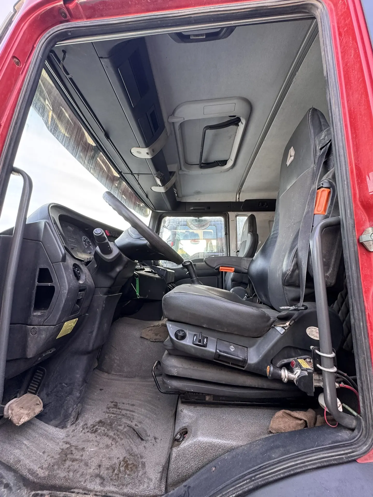 SITRAK C7H 6x4 Самосвал 2022 г. - фото 9