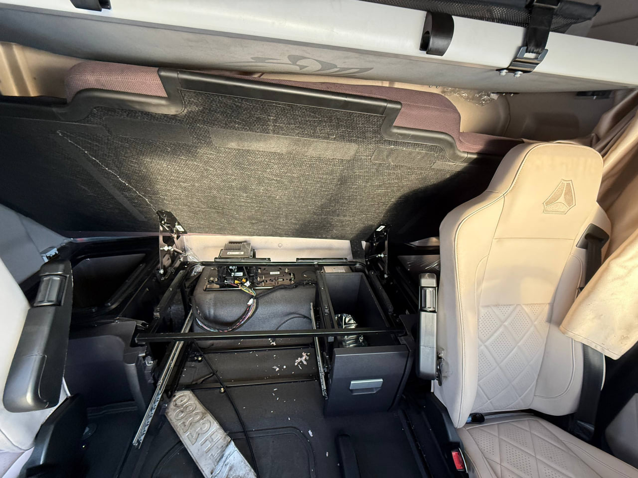 SITRAK C7H 4x2 Седельный тягач 2023 г. - фото 10