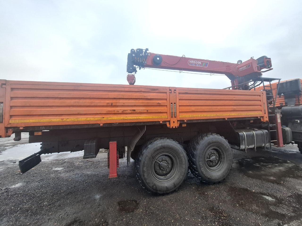 КамАЗ 43118 6x6 Бортовой с КМУ 2024 г. - фото 8