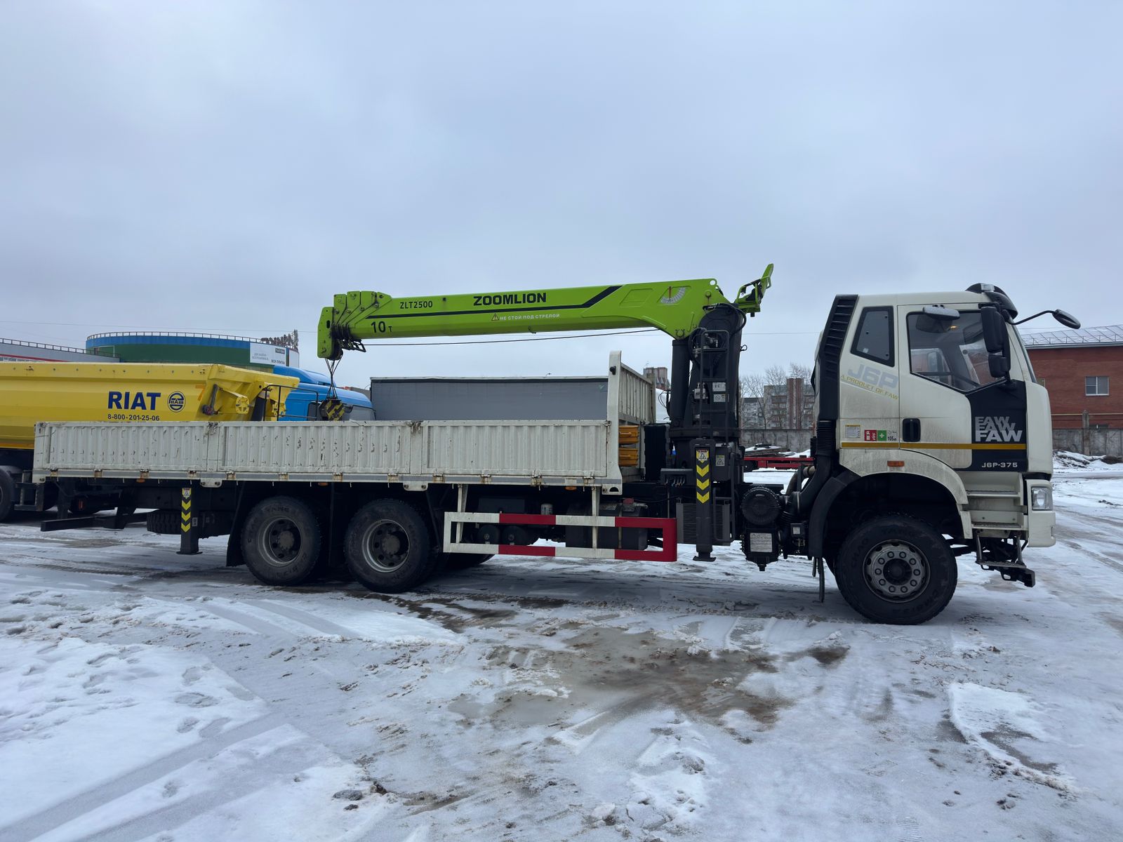 FAW J6 6x4 Бортовой с КМУ 2024 г. - фото 5