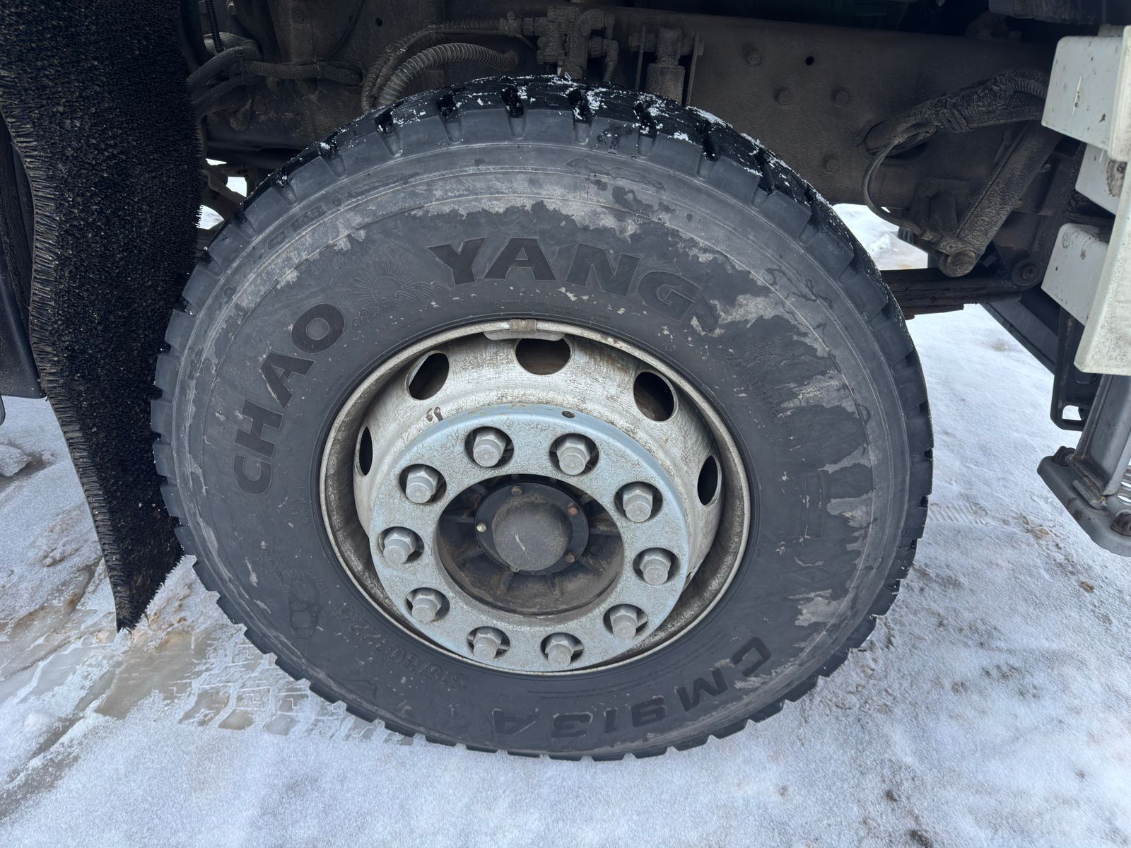 FAW J6 6x4 Бортовой с КМУ 2024 г. - фото 13