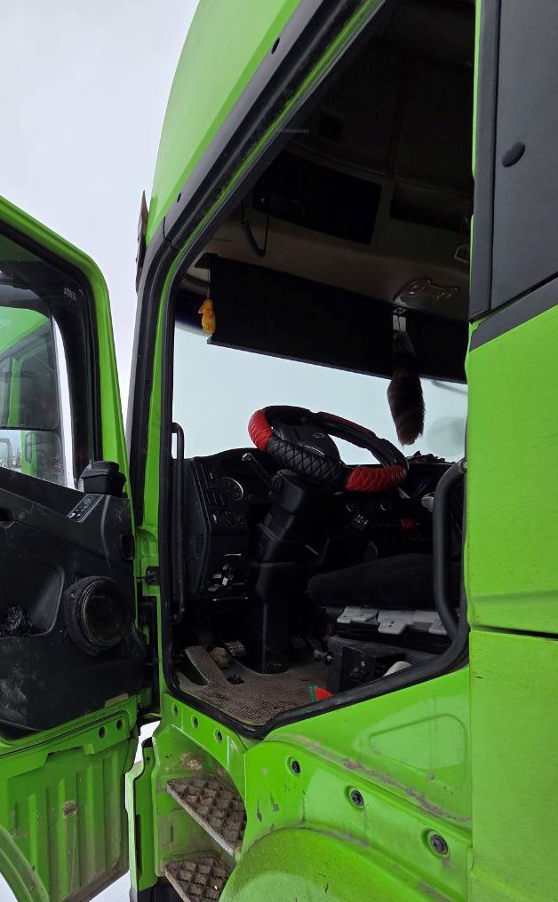 Shacman (Shaanxi) SX* 6x4 Седельный тягач 2022 г. - фото 6