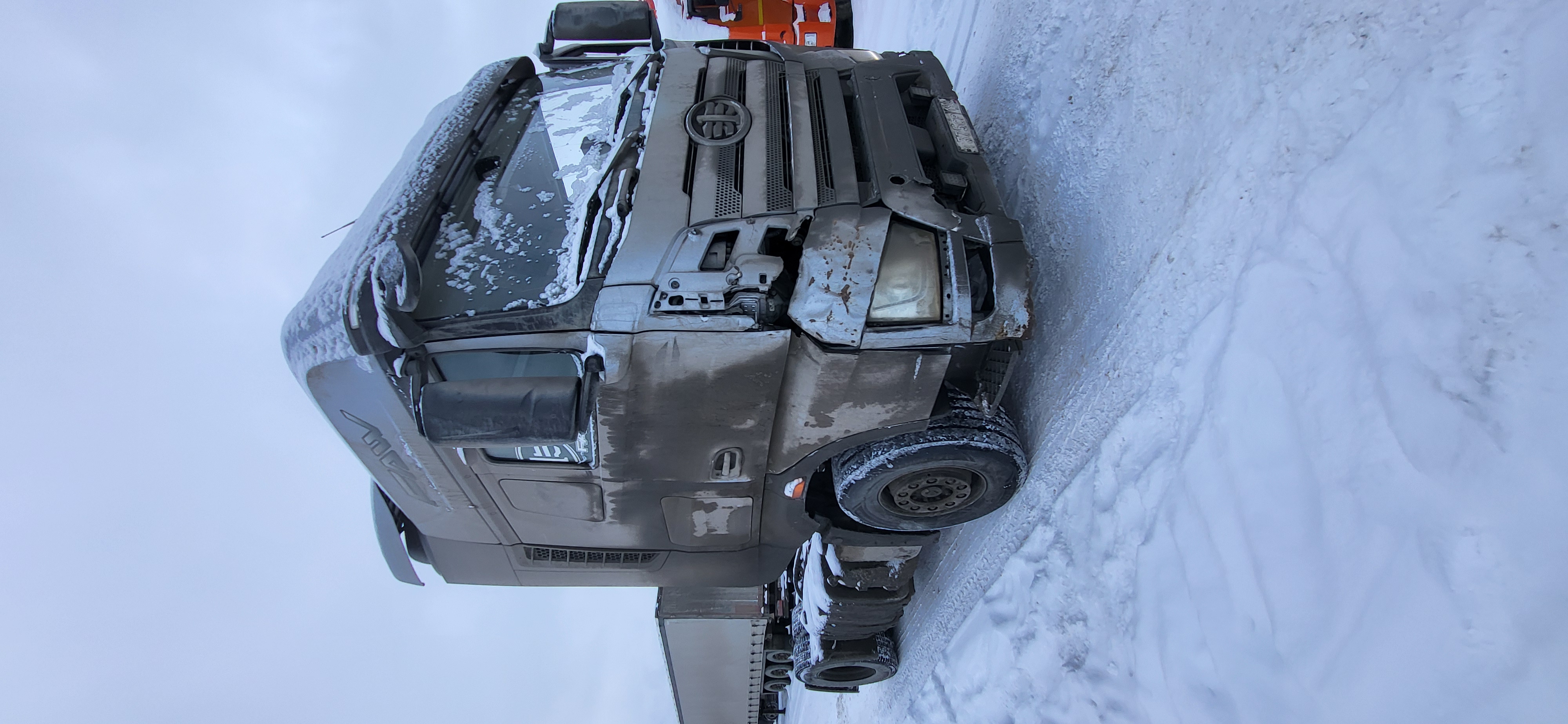 FAW J7 4x2 Седельный тягач 2023 г. - фото 2