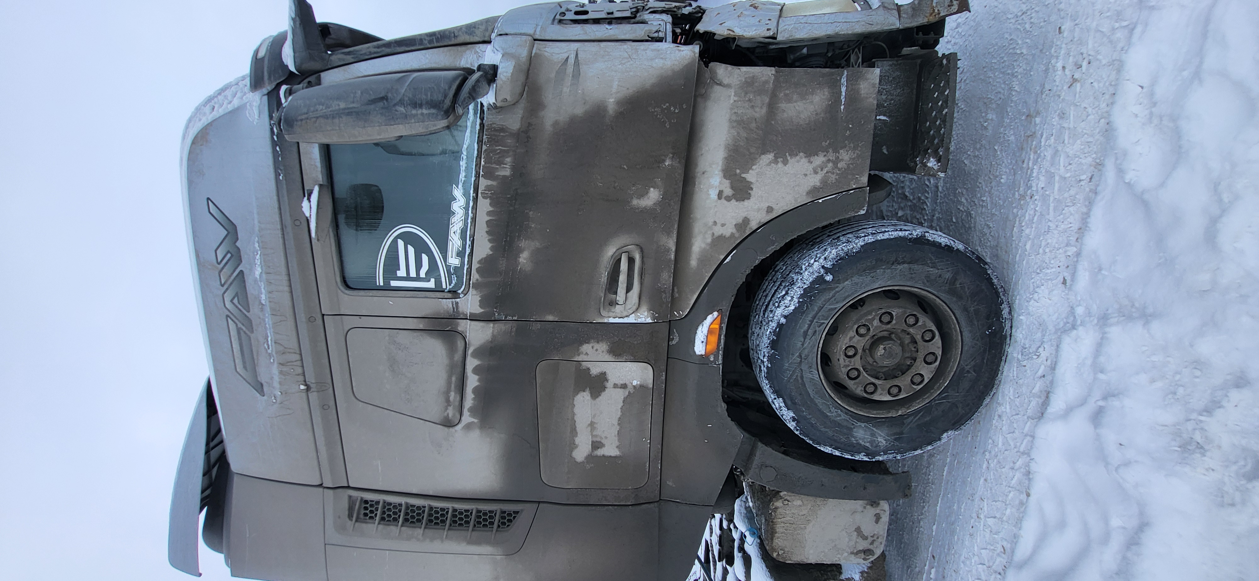 FAW J7 4x2 Седельный тягач 2023 г. - фото 4