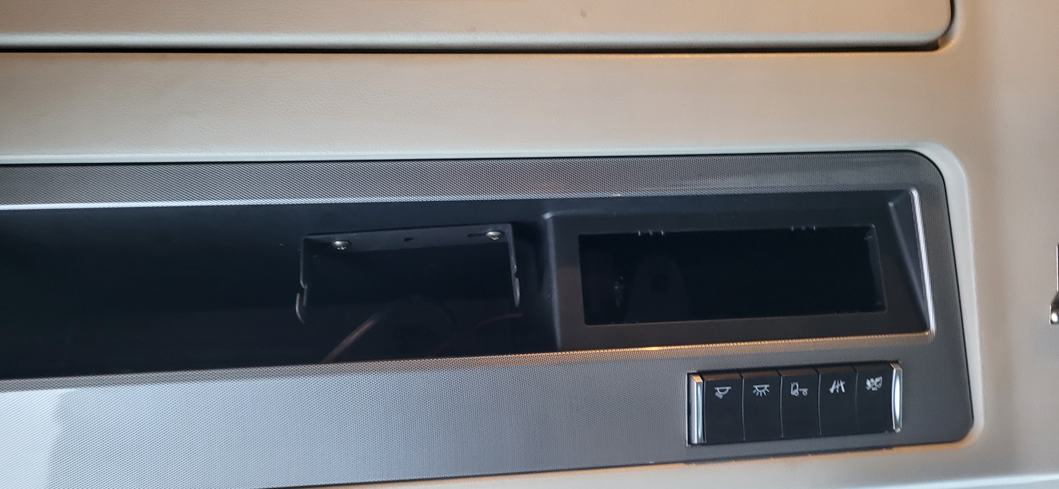 FAW J7 4x2 Седельный тягач 2023 г. - фото 14