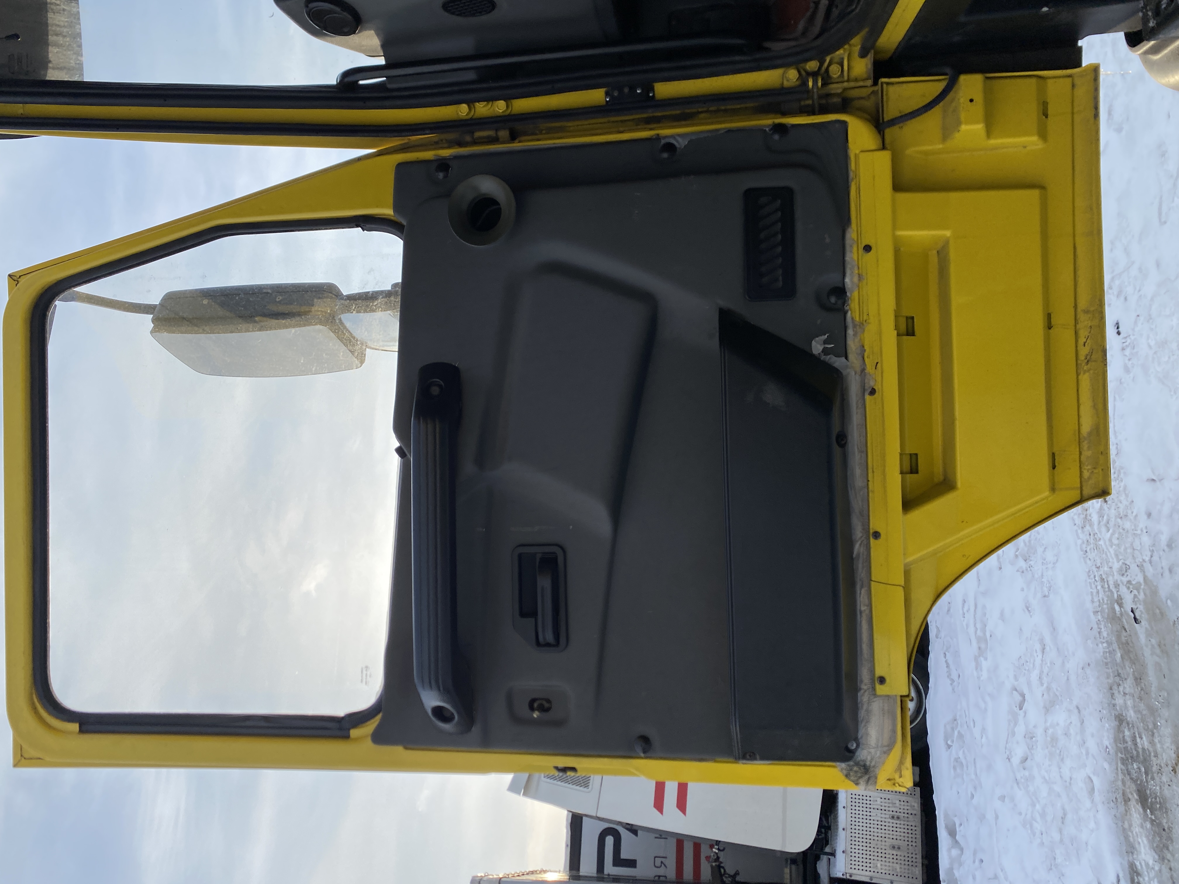 МАЗ 64A028 6x4 Седельный тягач 2023 г. - фото 9