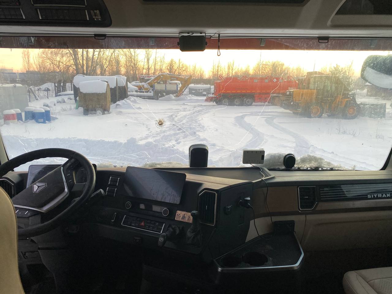 SITRAK C7H MAX 4x2 Седельный тягач 2023 г. - фото 18