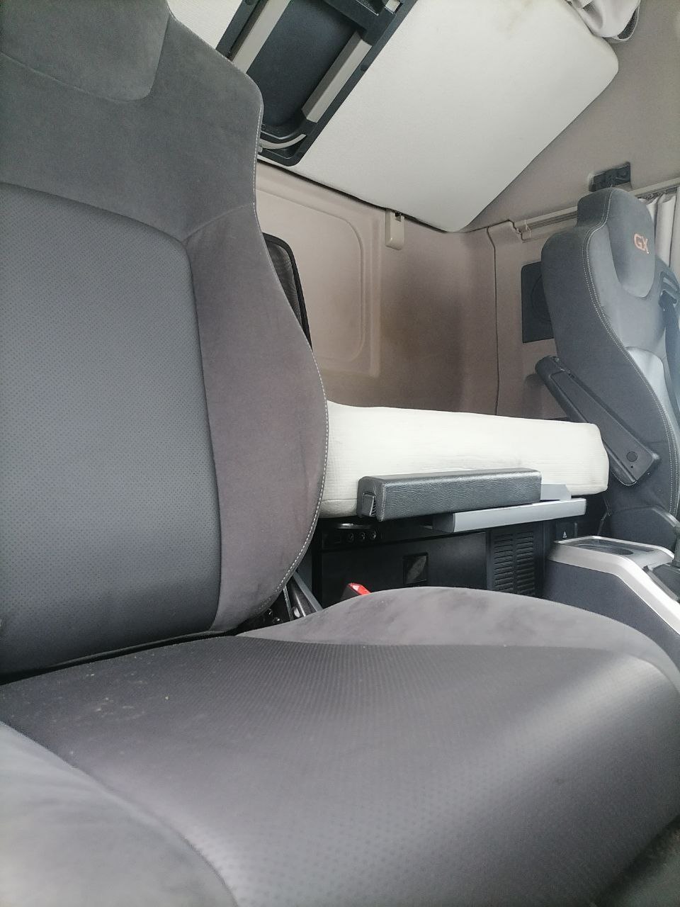 DongFeng GX 4x2 Седельный тягач 2023 г. - фото 11