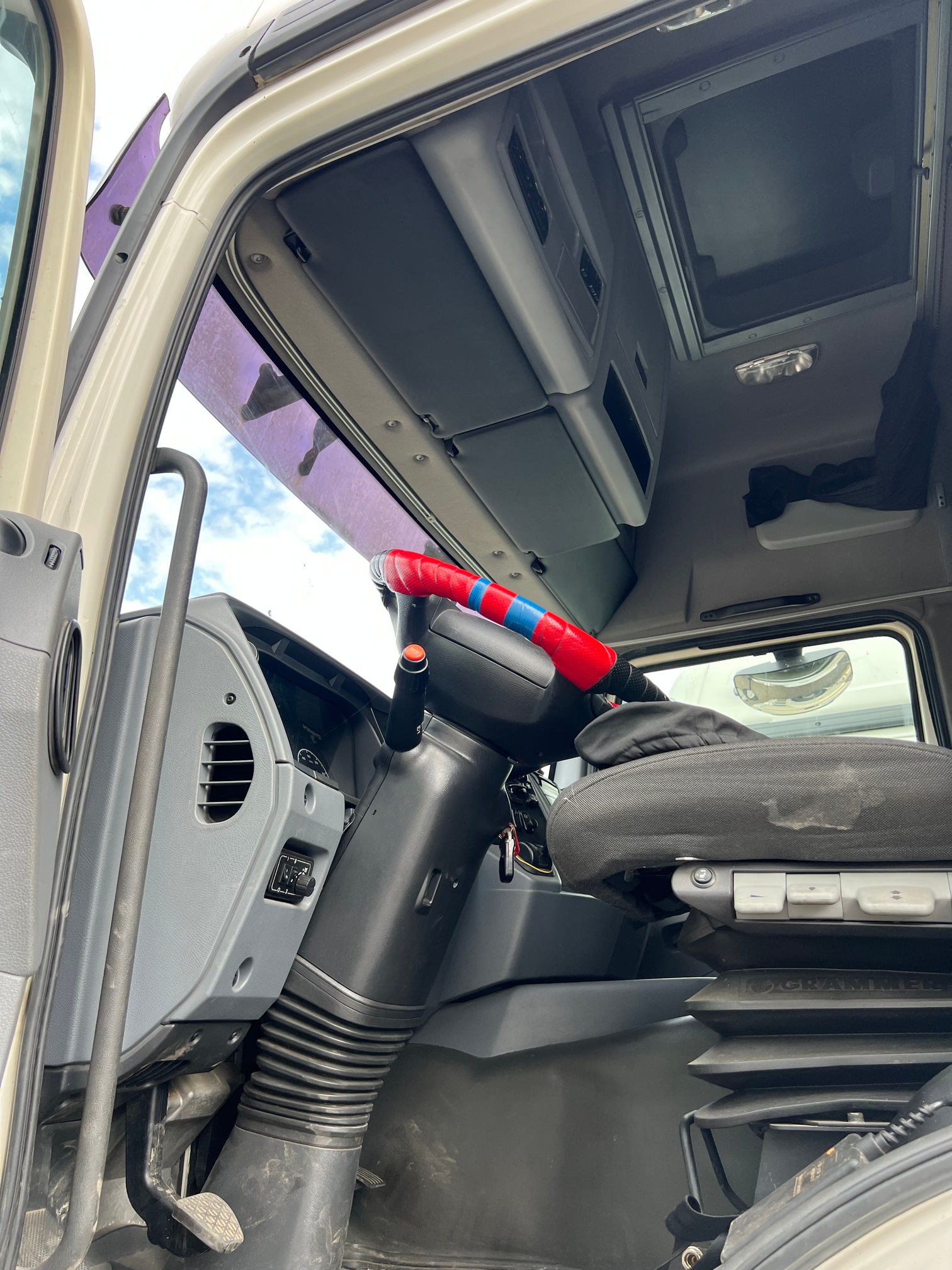 Седельный тягач КАМАЗ 5490-80802-90(5P) (СПГ) 2021 г. - фото 16