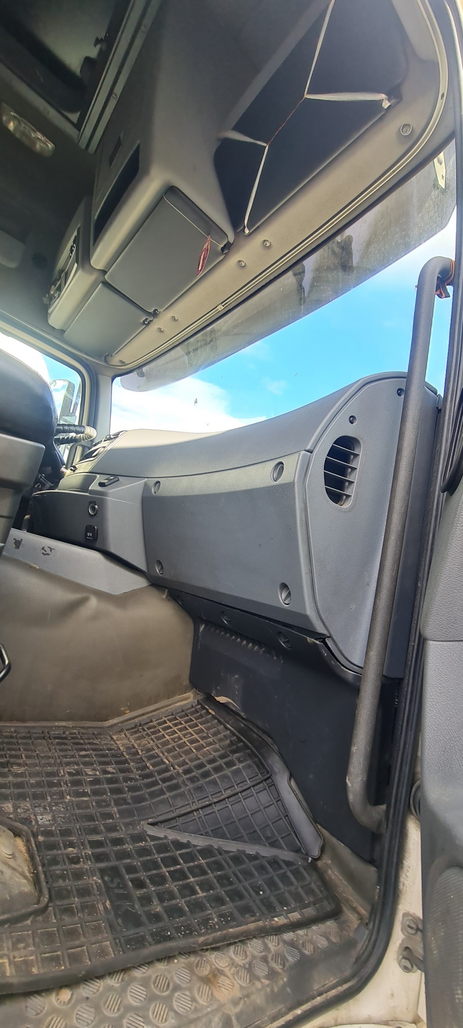 Седельный тягач КАМАЗ 5490-80802-90(5P) (СПГ) 2021 г. - фото 8