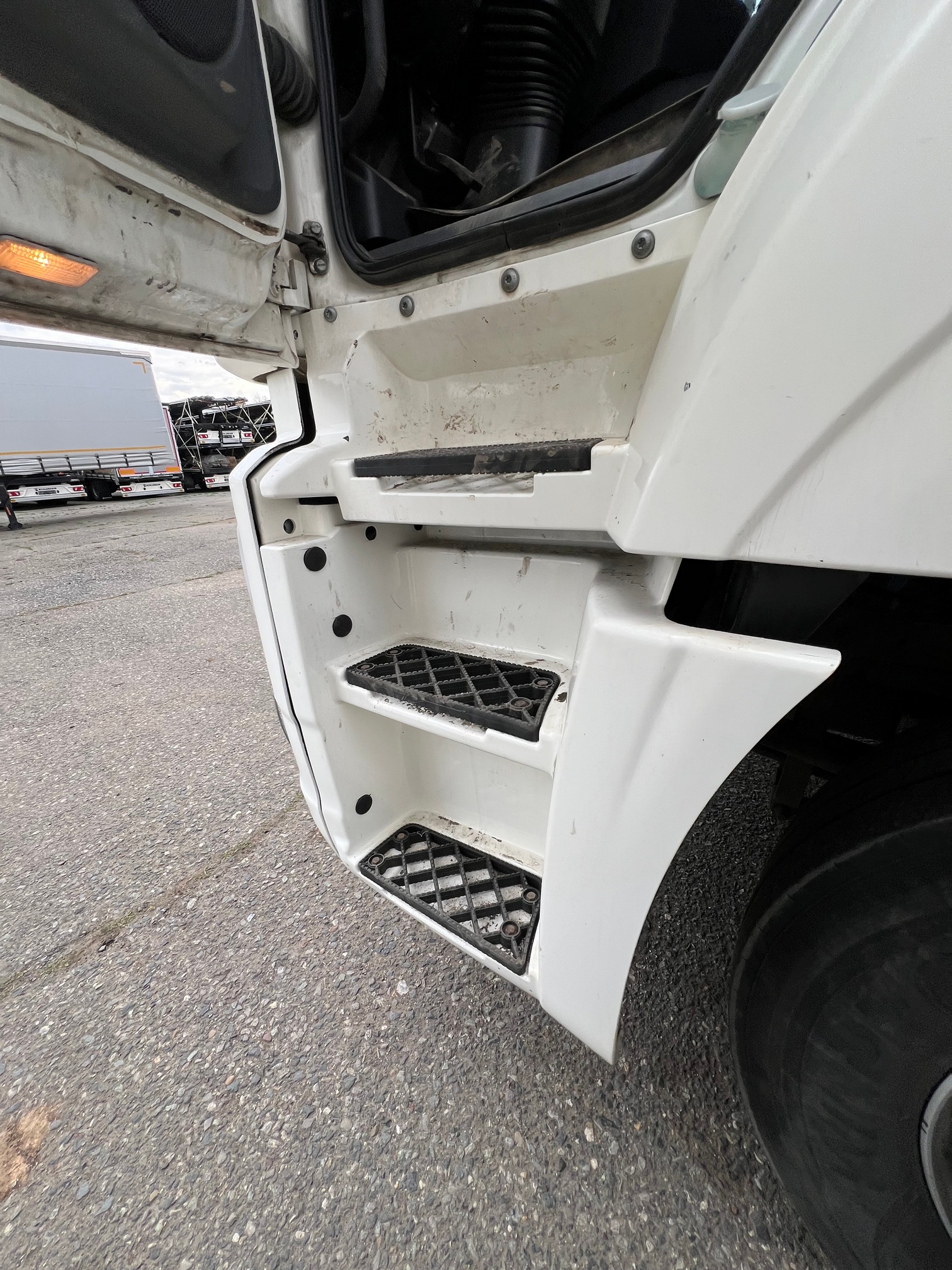 Седельный тягач КАМАЗ 5490-80802-90(5P) (СПГ) 2021 г. - фото 16