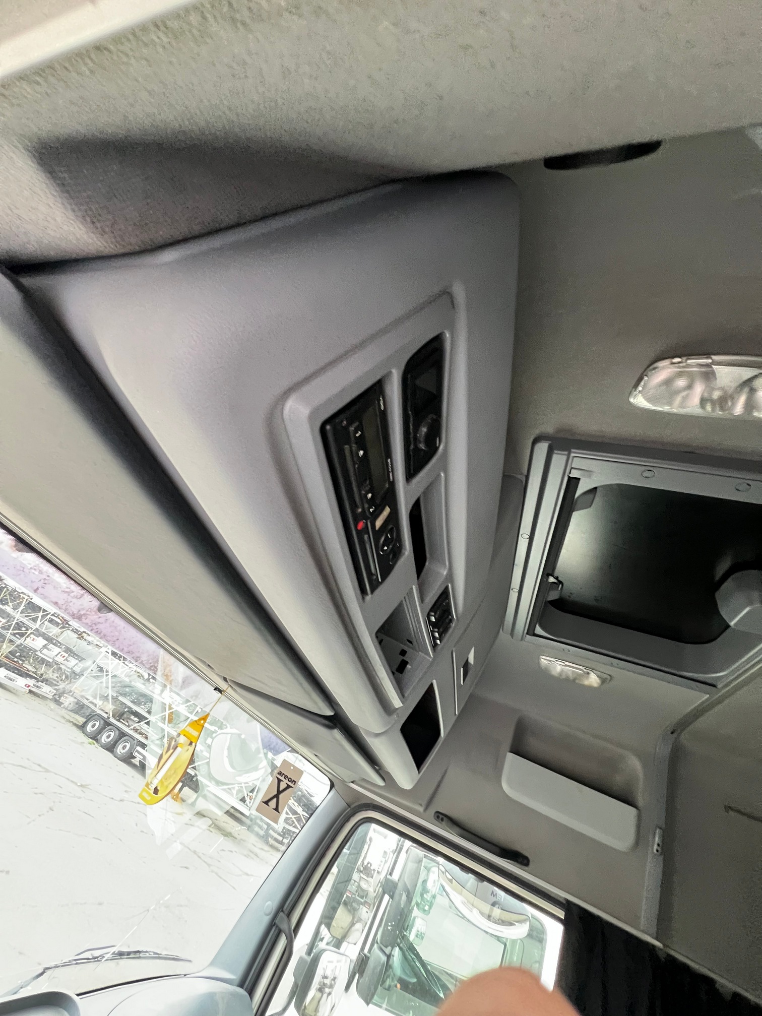 Седельный тягач КАМАЗ 5490-80802-90(5P) (СПГ) 2021 г. - фото 17