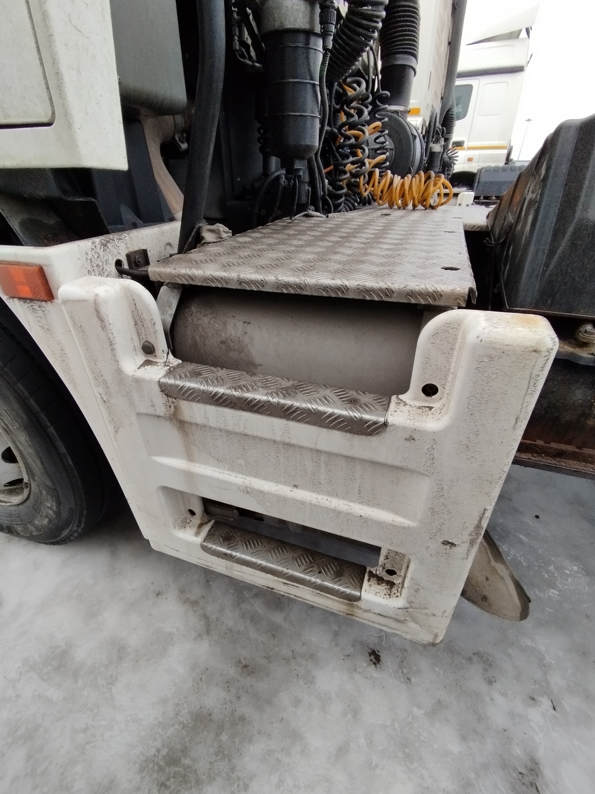 Седельный тягач КАМАЗ 5490-801-DC (газодизель) 2021 г. - фото 32