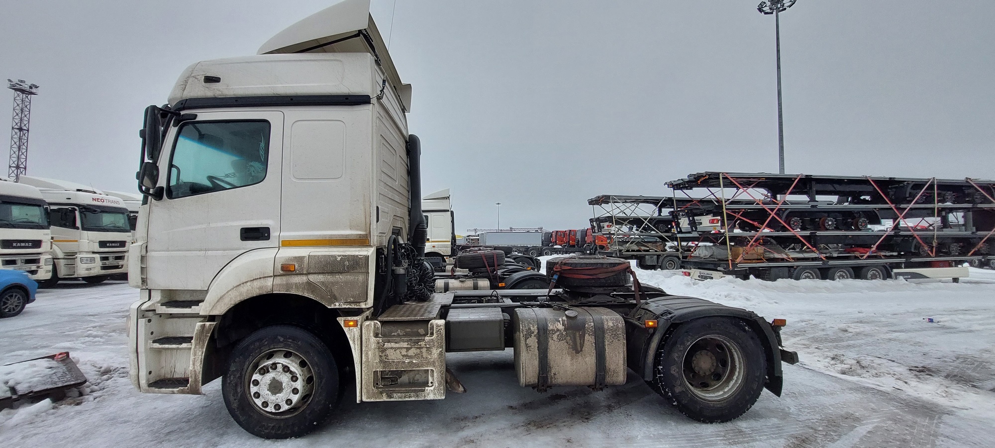 Седельный тягач КАМАЗ 5490-801-DC (газодизель) 2021 г. - фото 35