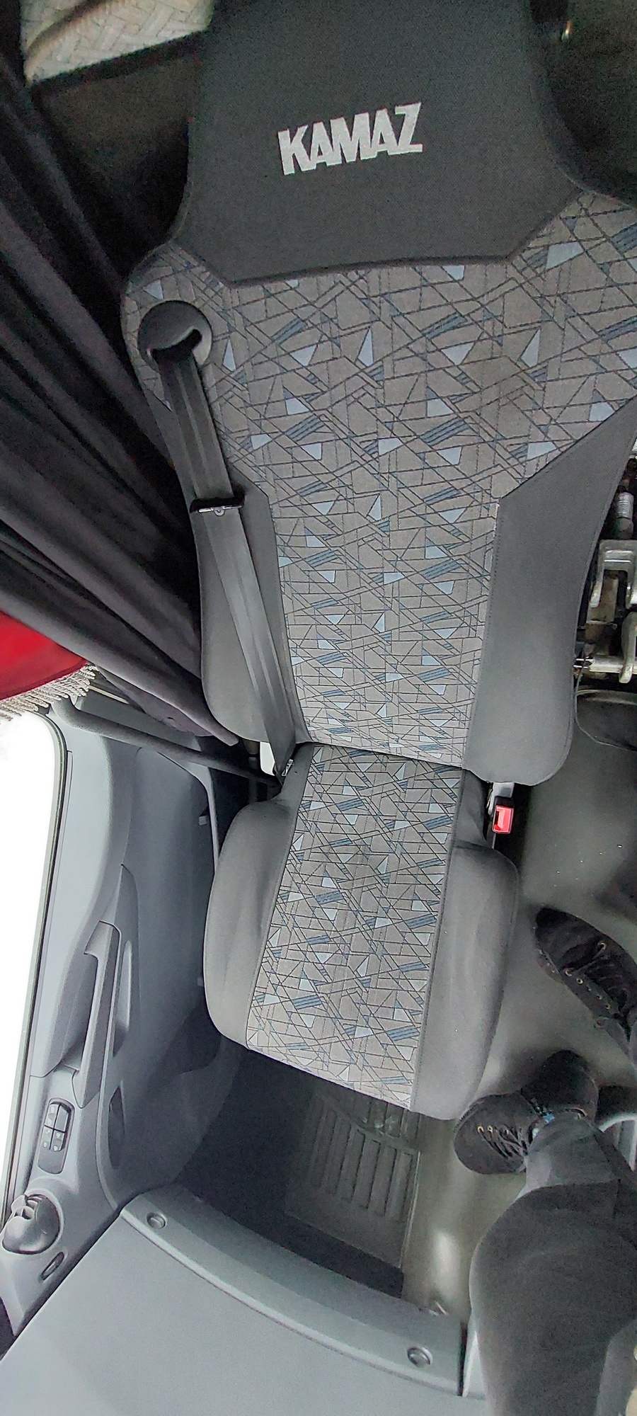 Седельный тягач КАМАЗ 5490-801-DC (газодизель) 2021 г. - фото 42