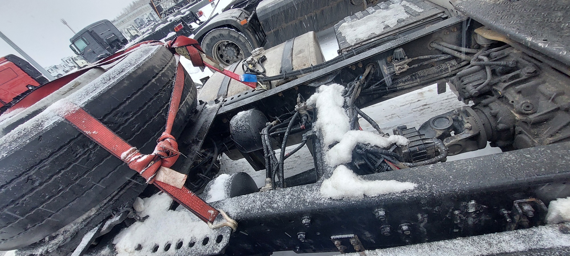 Седельный тягач КАМАЗ 5490-801-DC (газодизель) 2021 г. - фото 19