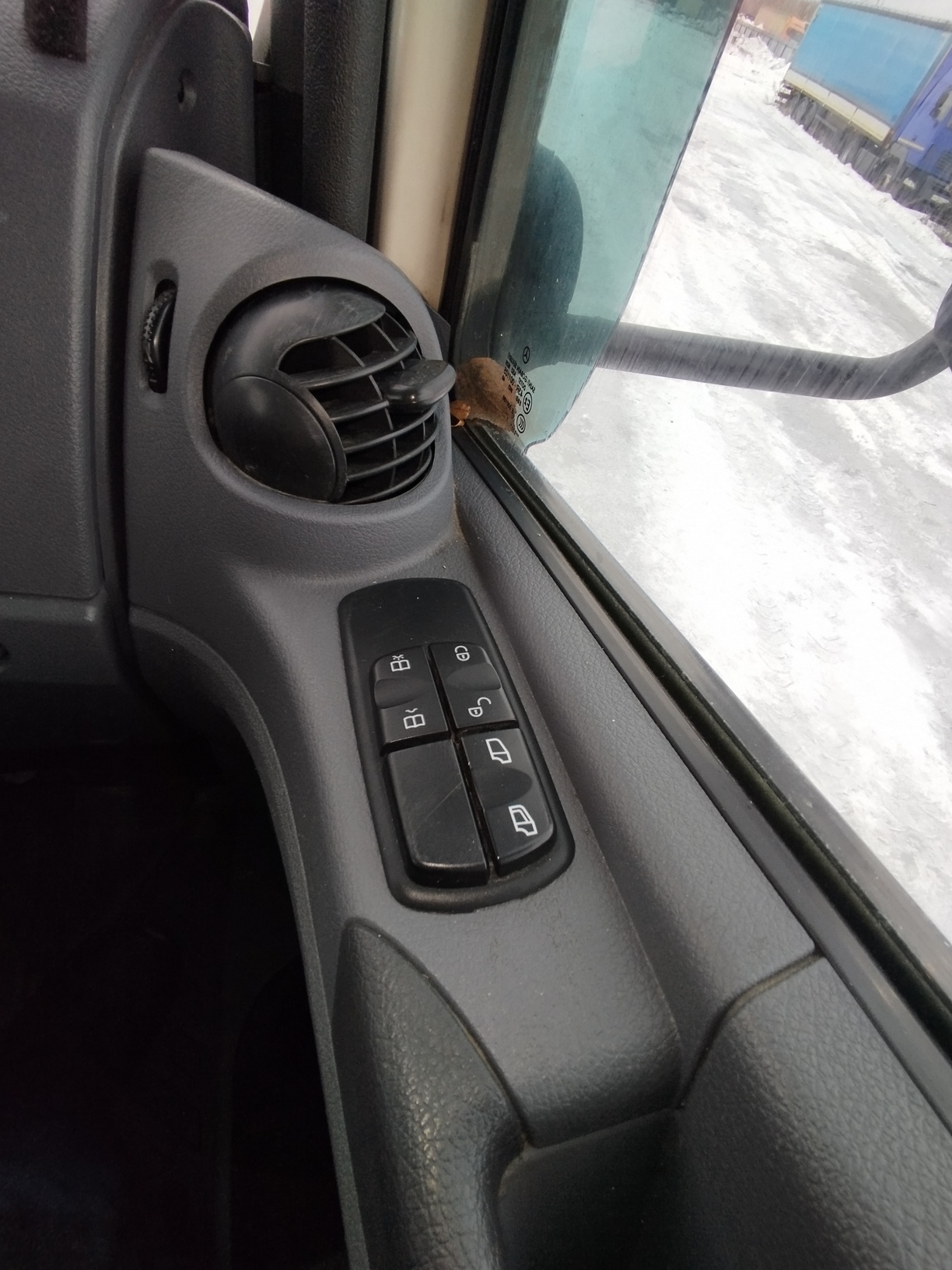 Седельный тягач КАМАЗ 5490-801-DC (газодизель) 2021 г. - фото 27