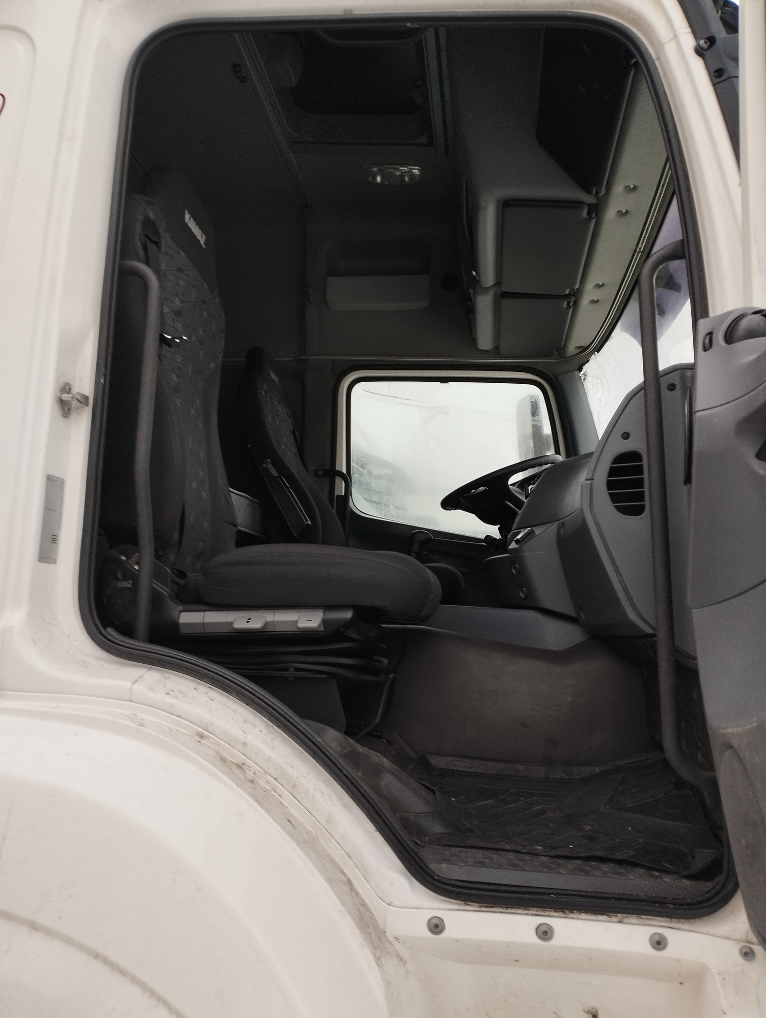 Седельный тягач КАМАЗ 5490-801-DC (газодизель) 2021 г. - фото 5