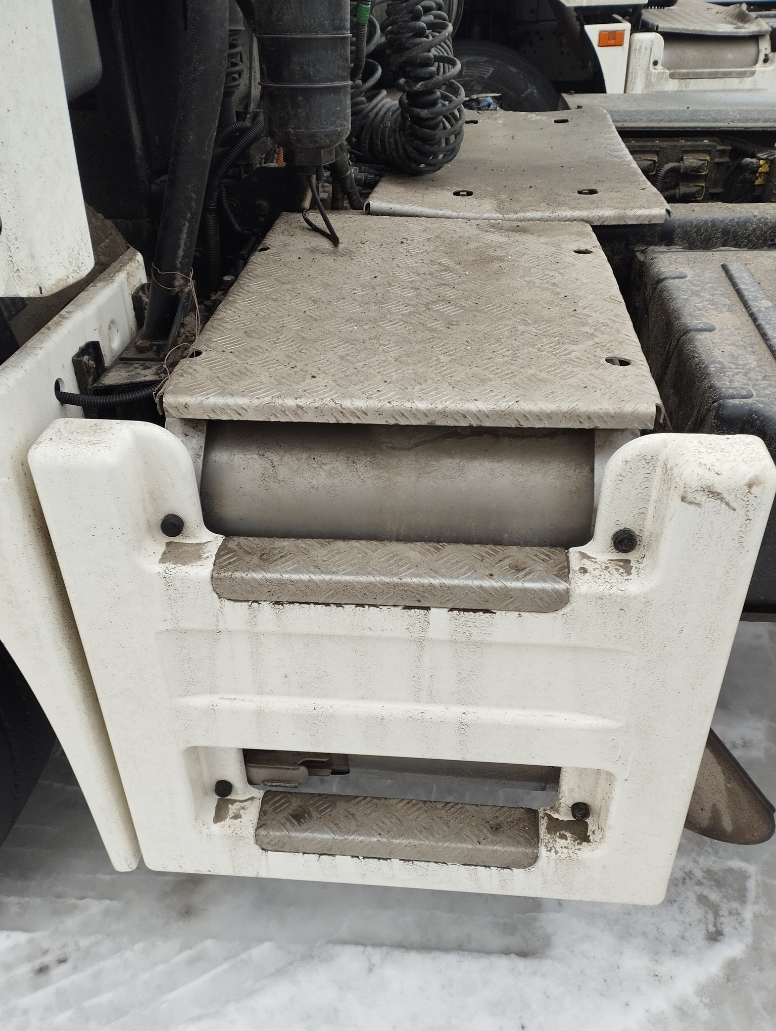 Седельный тягач КАМАЗ 5490-801-DC (газодизель) 2021 г. - фото 36