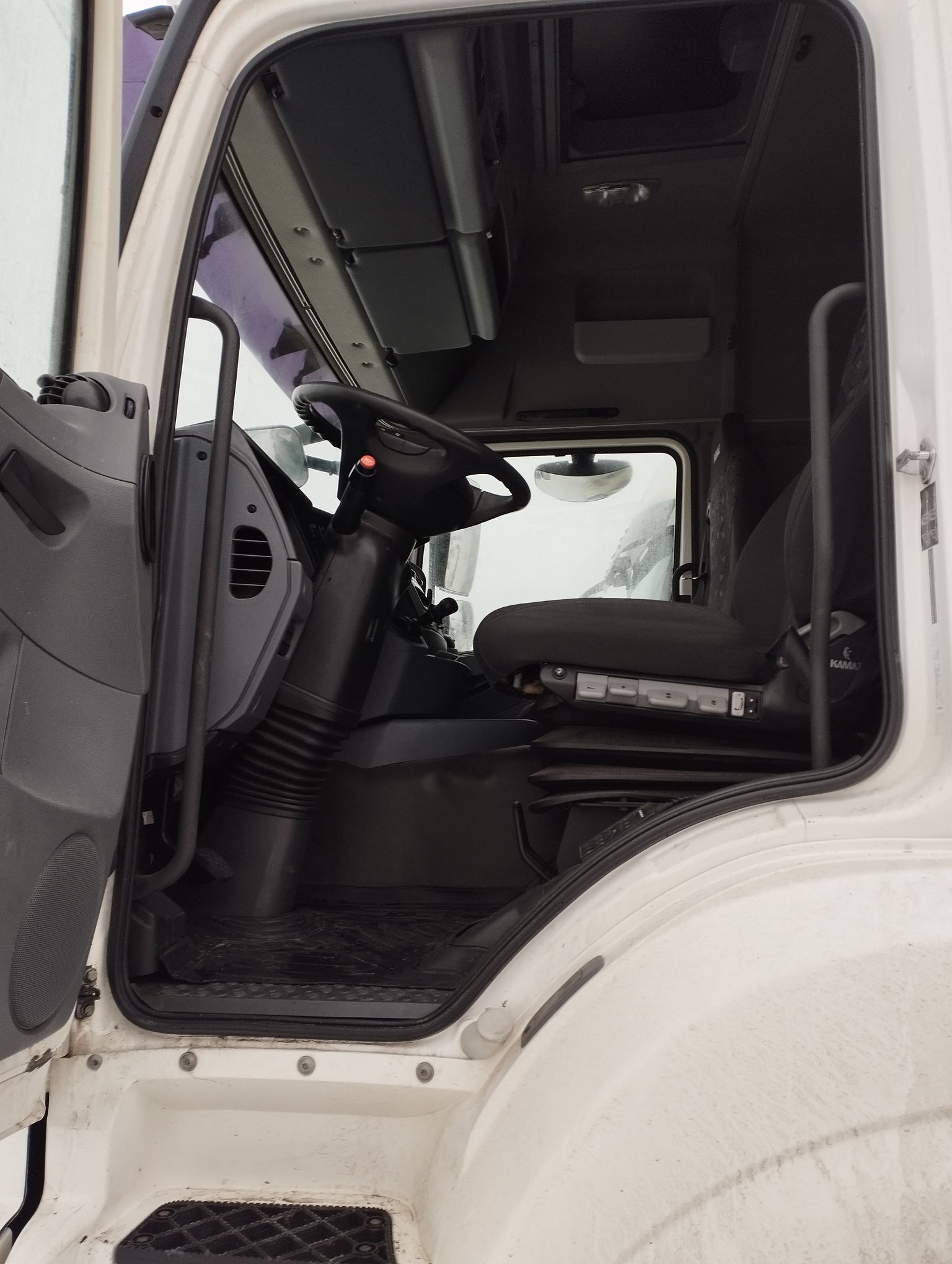 Седельный тягач КАМАЗ 5490-801-DC (газодизель) 2021 г. - фото 52