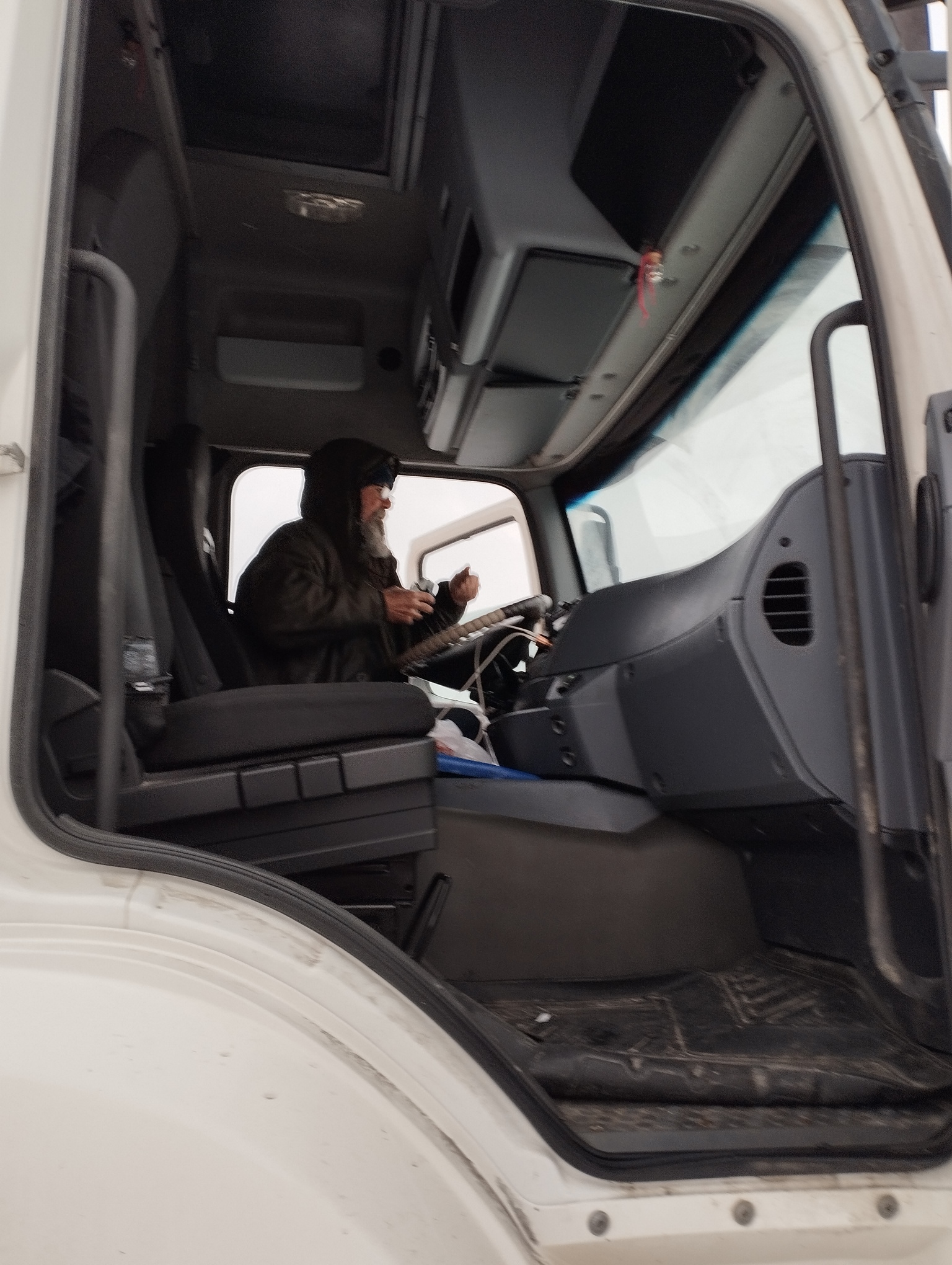 Седельный тягач КАМАЗ 5490-801-DC (газодизель) 2021 г. - фото 5