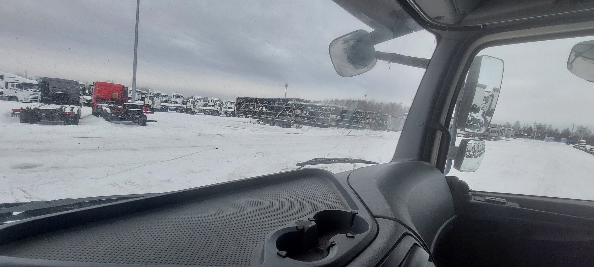 Седельный тягач КАМАЗ 5490-801-DC (газодизель) 2021 г. - фото 32