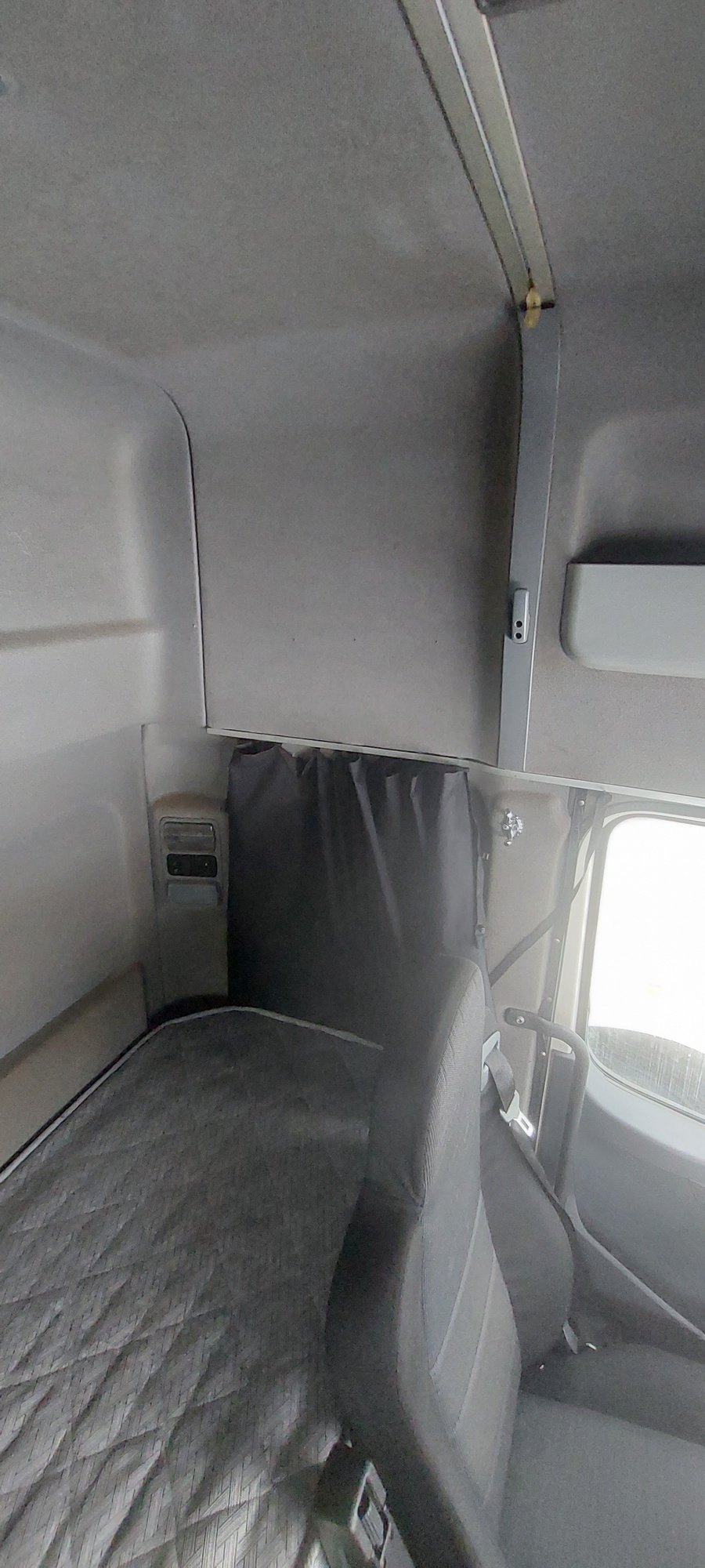 Седельный тягач КАМАЗ 5490-801-DC (газодизель) 2021 г. - фото 38