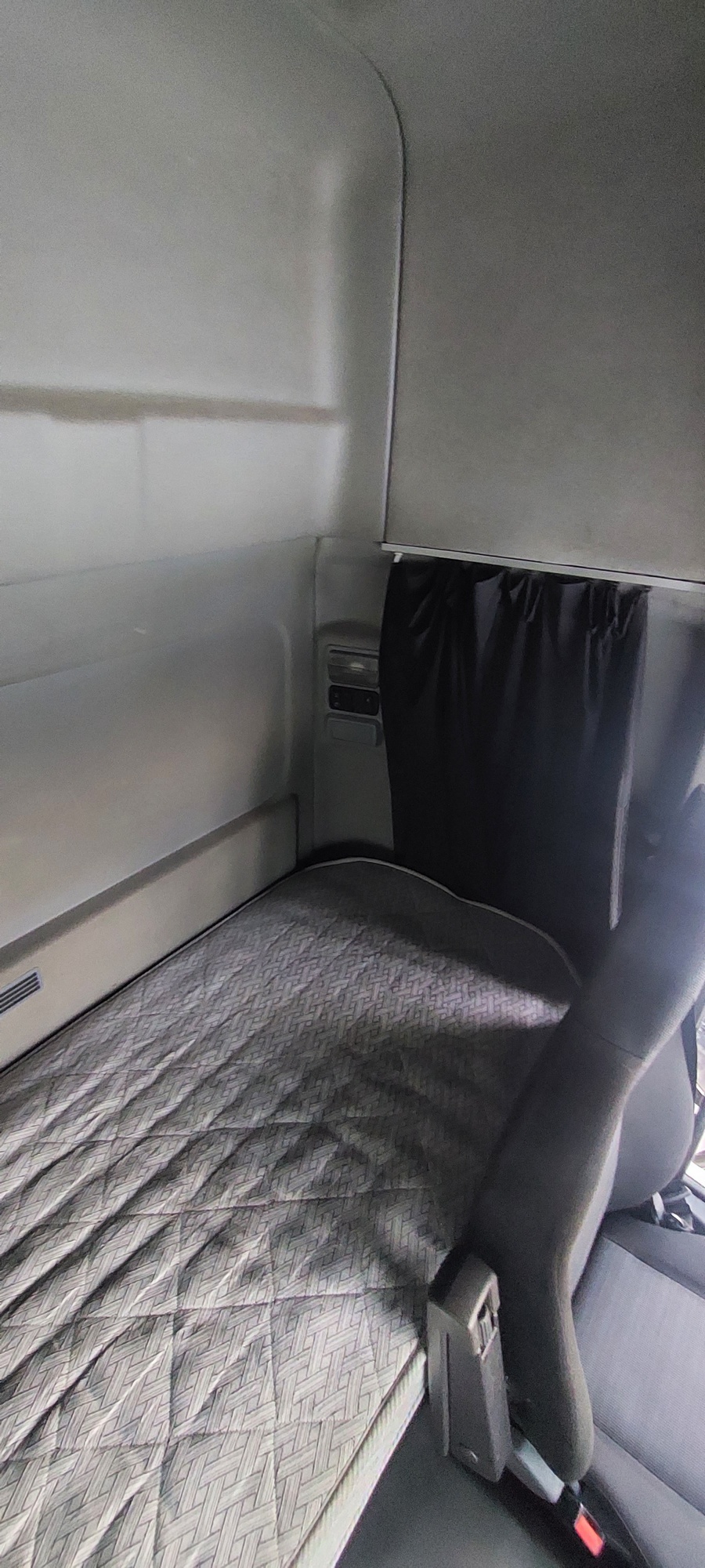 Седельный тягач КАМАЗ 5490-801-DC (газодизель) 2021 г. - фото 44