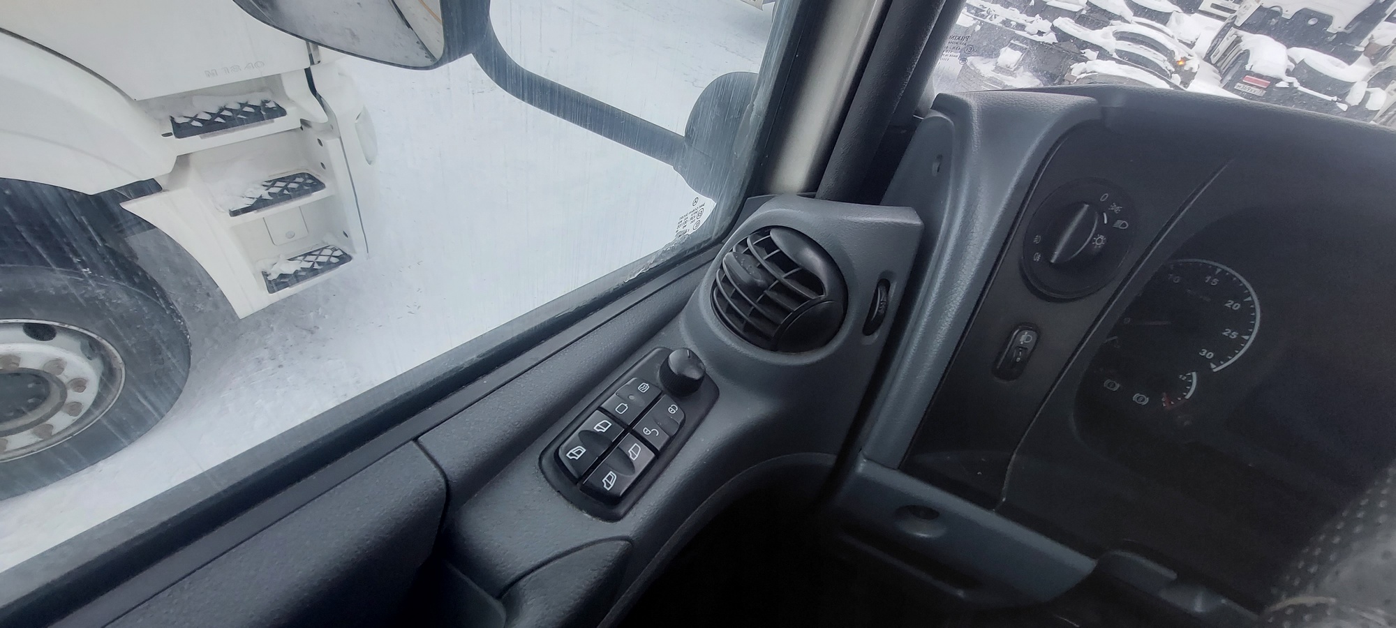 Седельный тягач КАМАЗ 5490-801-DC (газодизель) 2021 г. - фото 33