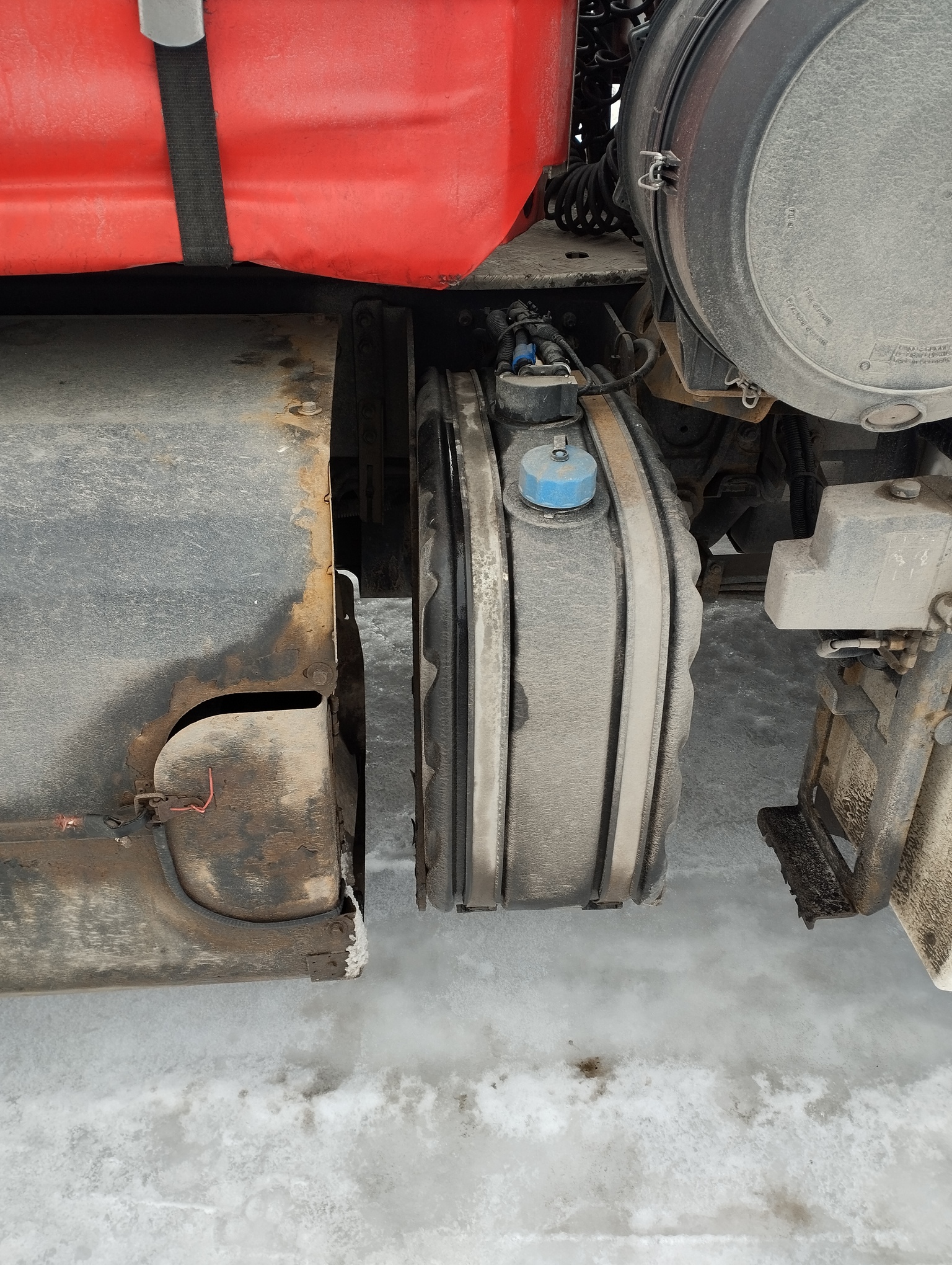 Седельный тягач КАМАЗ 5490-801-DC (газодизель) 2021 г. - фото 24