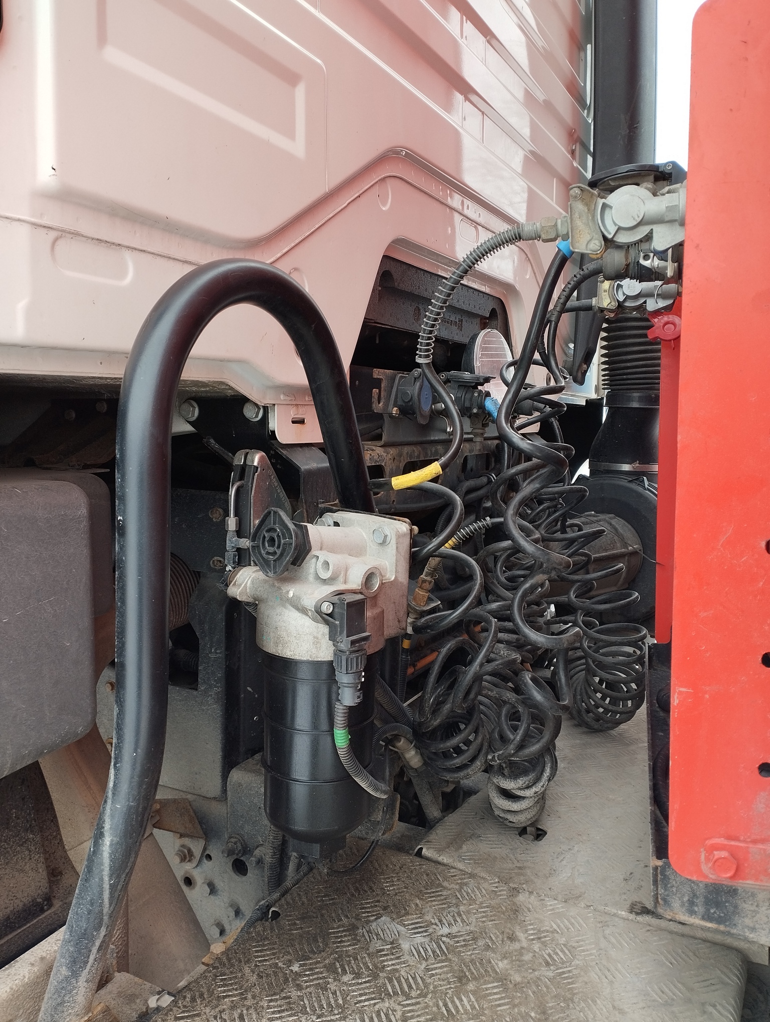 Седельный тягач КАМАЗ 5490-801-DC (газодизель) 2021 г. - фото 42