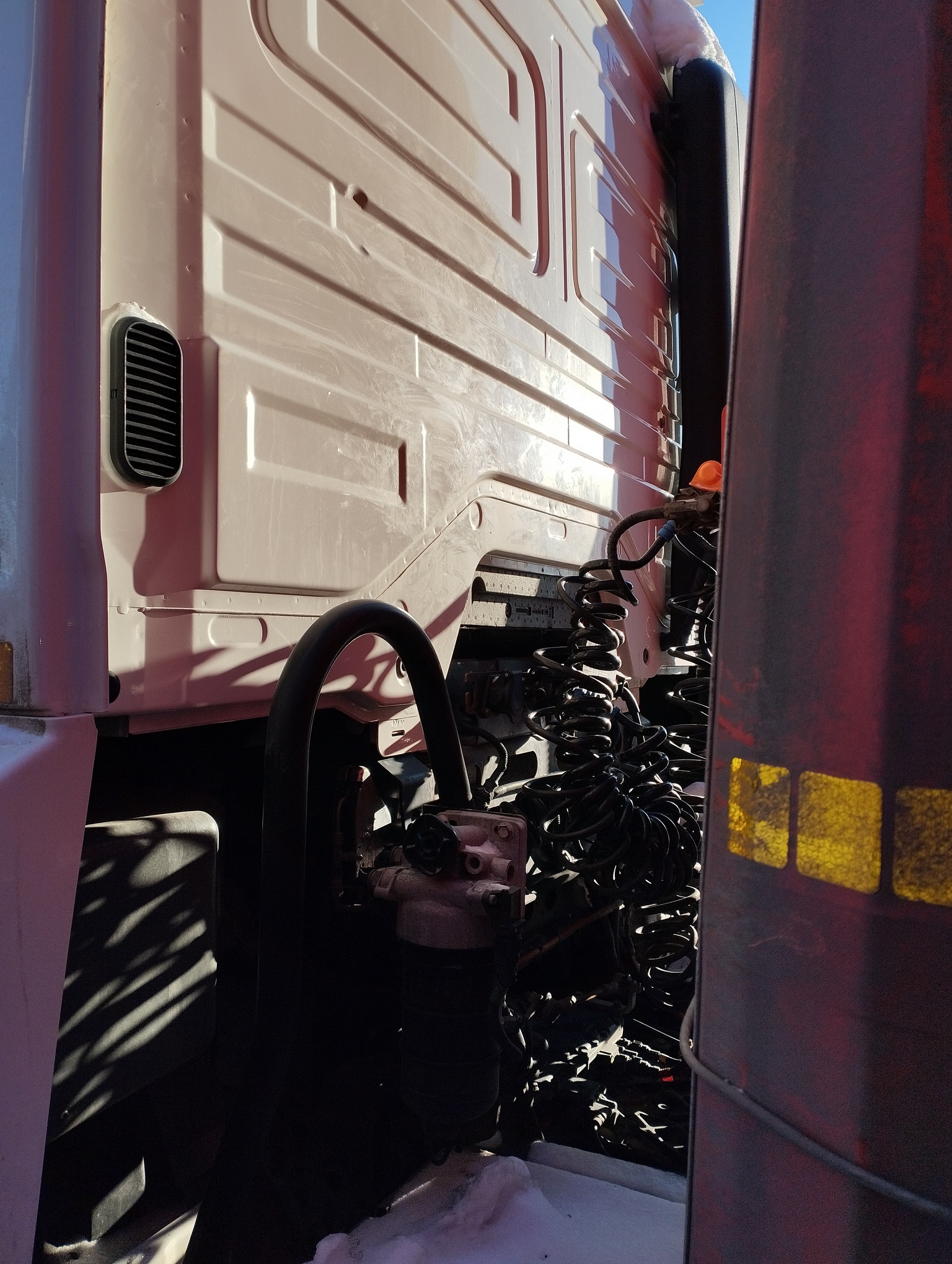 Седельный тягач КАМАЗ 5490-801-DC (газодизель) 2021 г. - фото 23