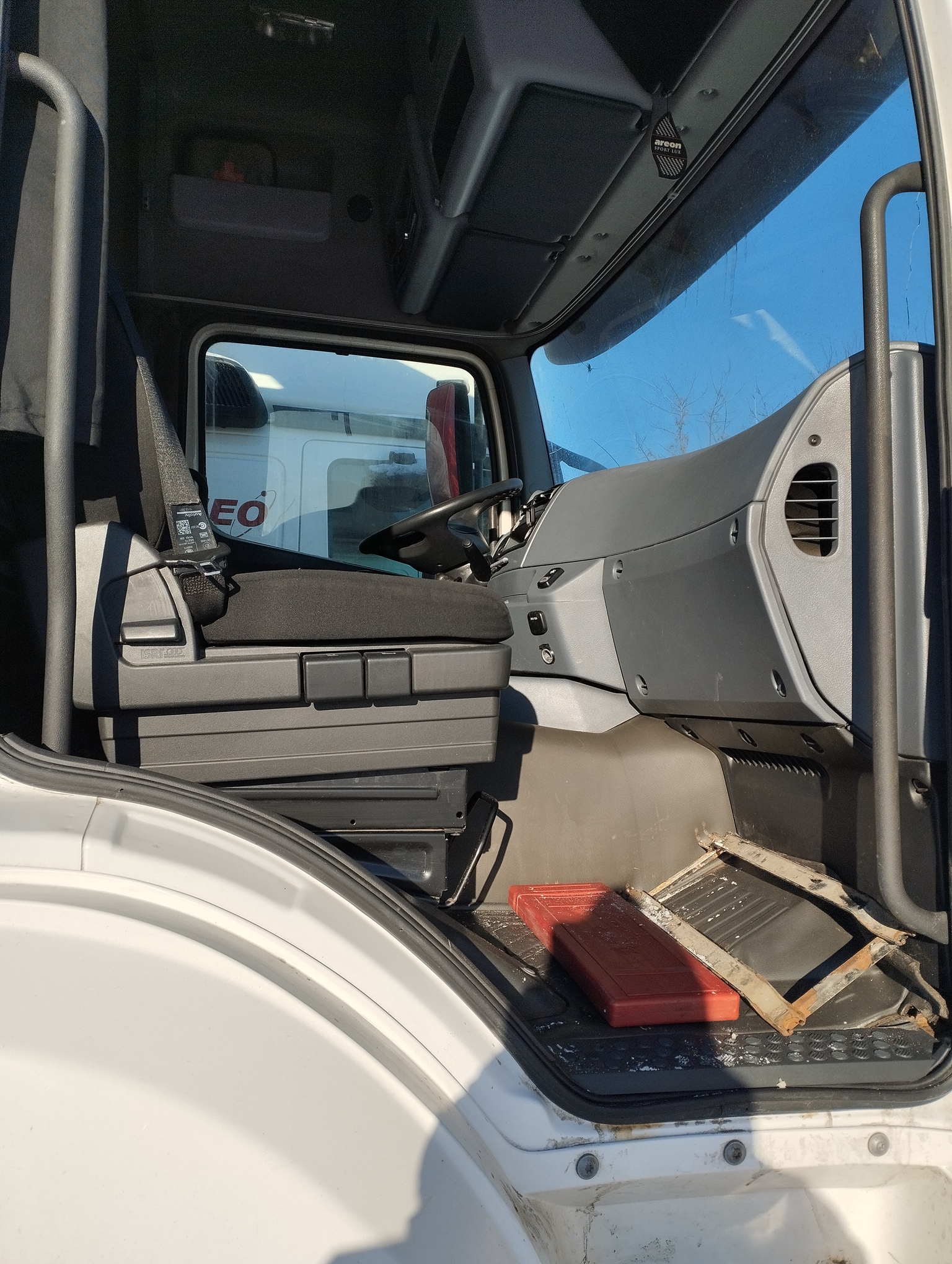 Седельный тягач КАМАЗ 5490-801-DC (газодизель) 2021 г. - фото 47