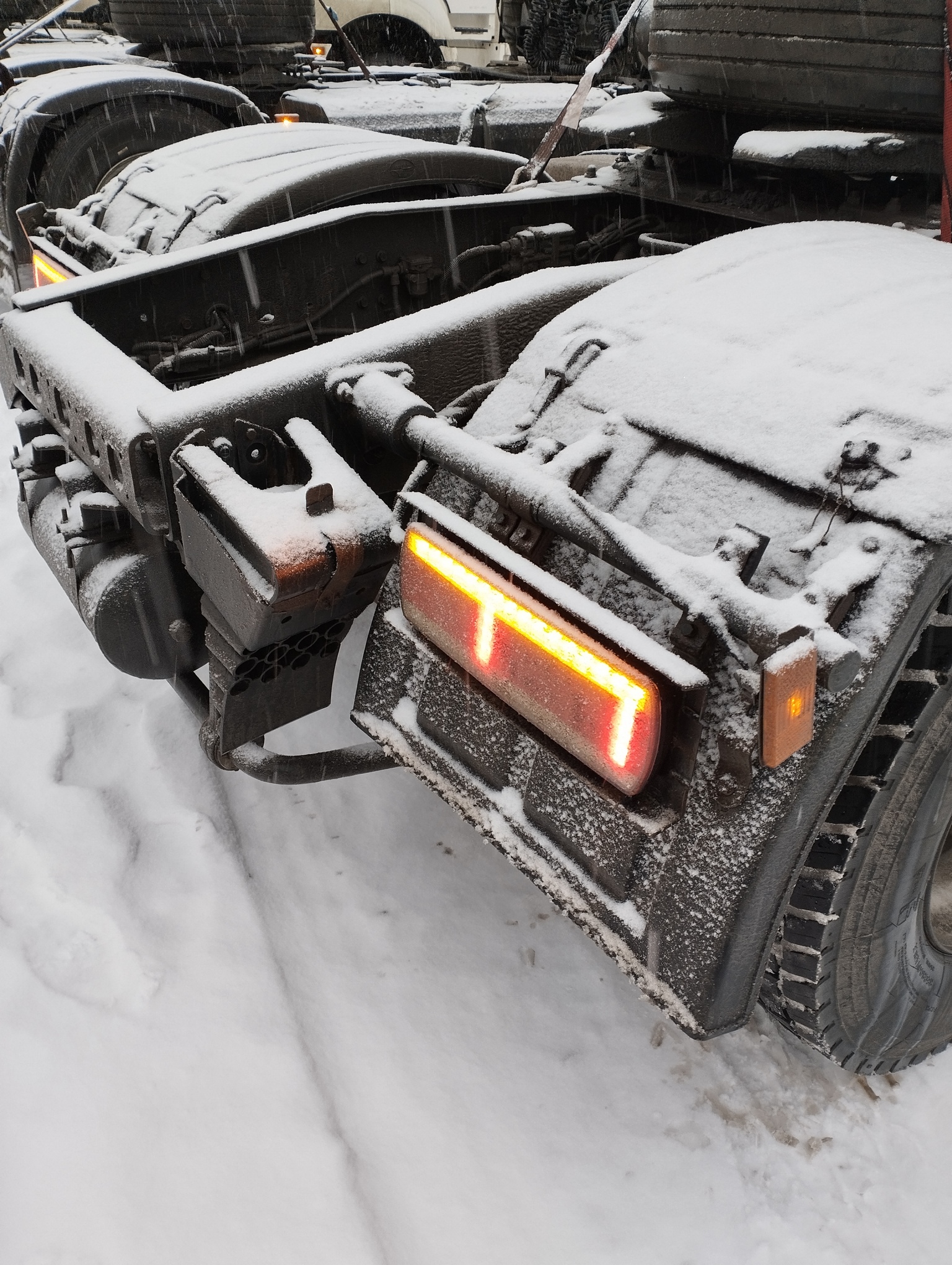 Седельный тягач КАМАЗ 5490-801-DC (газодизель) 2021 г. - фото 24