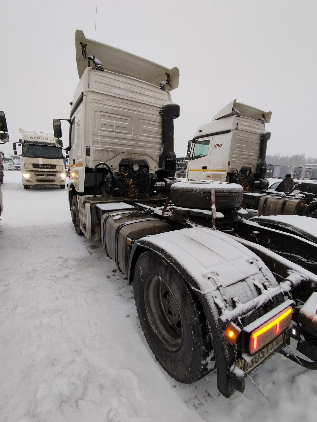 Седельный тягач КАМАЗ 5490-801-DC (газодизель) 2021 г. - фото 28