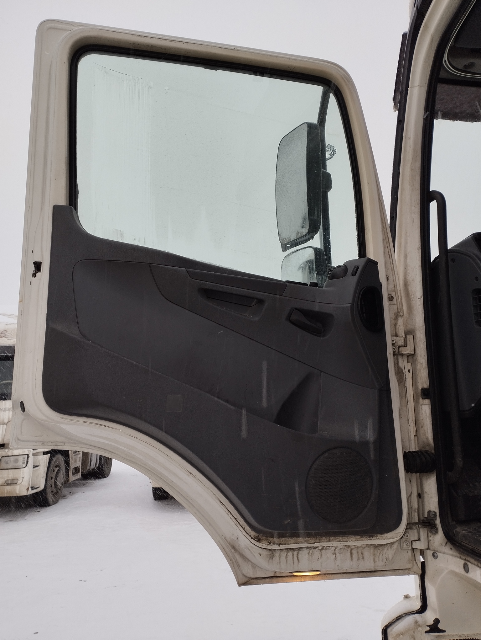 Седельный тягач КАМАЗ 5490-801-DC (газодизель) 2021 г. - фото 45