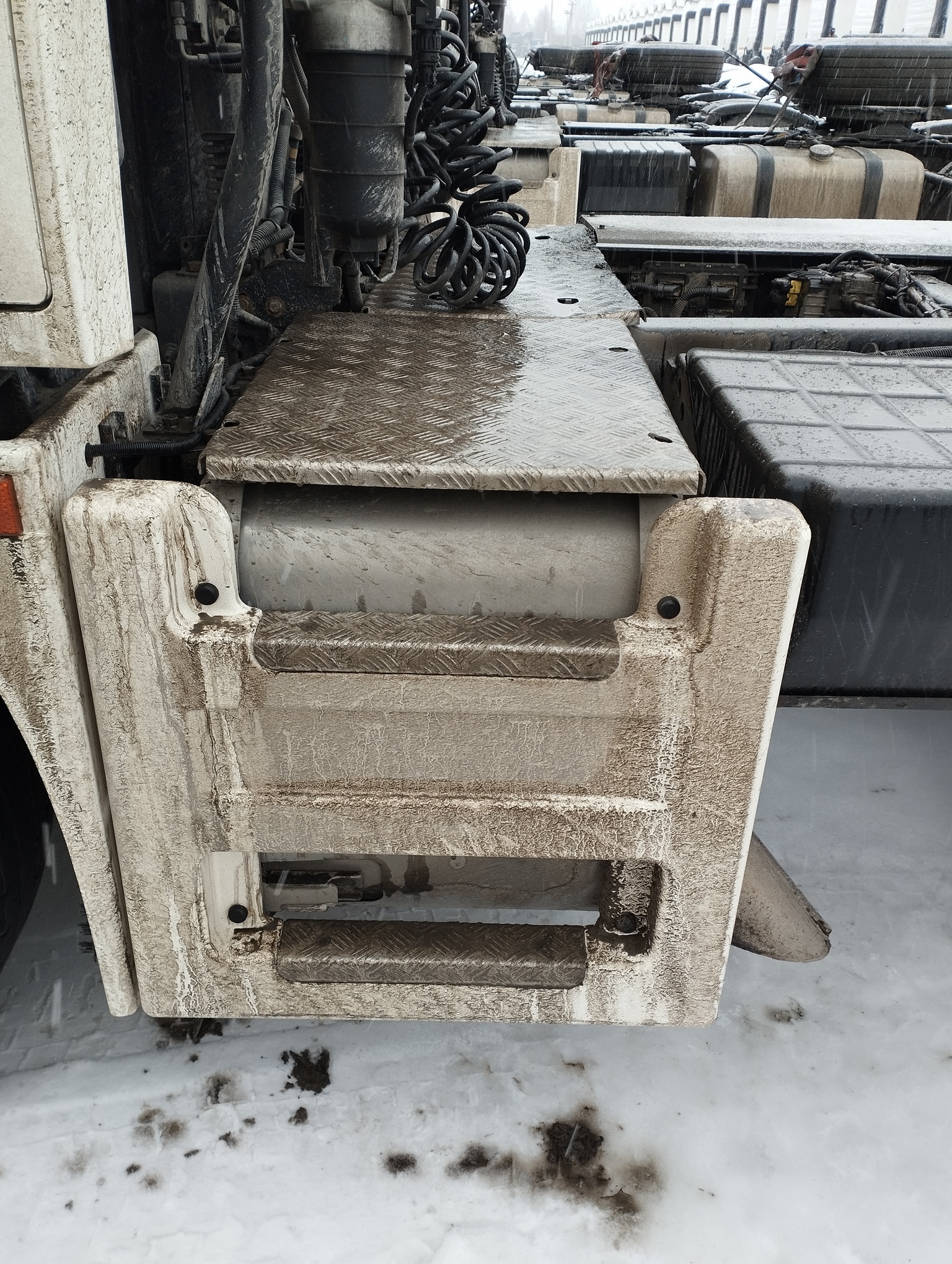 Седельный тягач КАМАЗ 5490-801-DC (газодизель) 2021 г. - фото 34