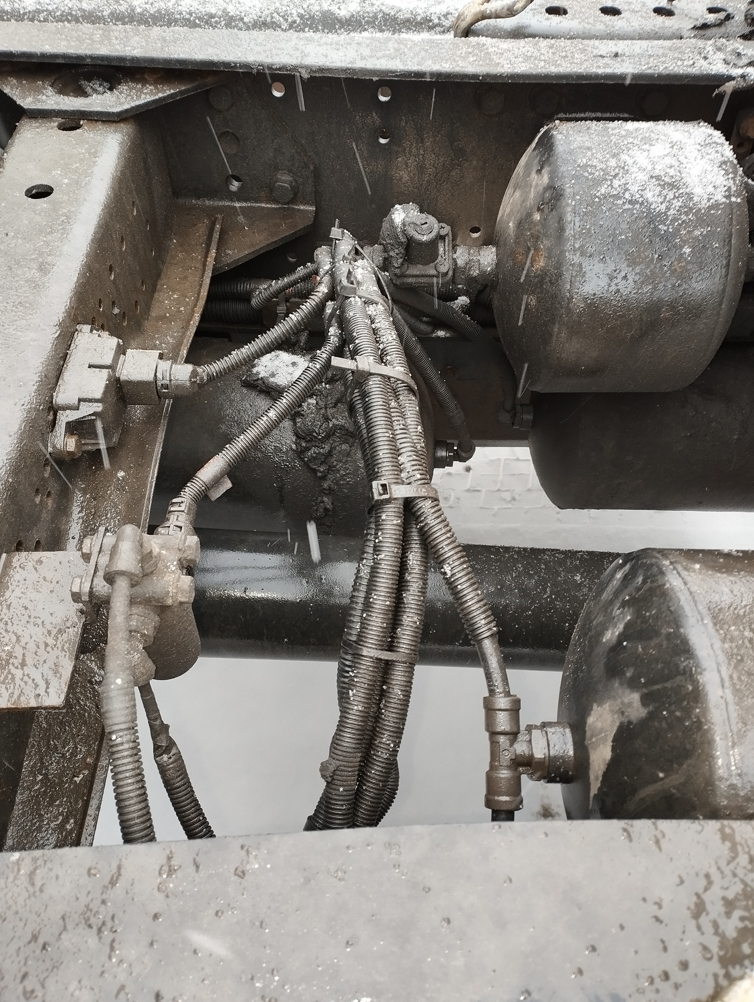 Седельный тягач КАМАЗ 5490-801-DC (газодизель) 2021 г. - фото 35