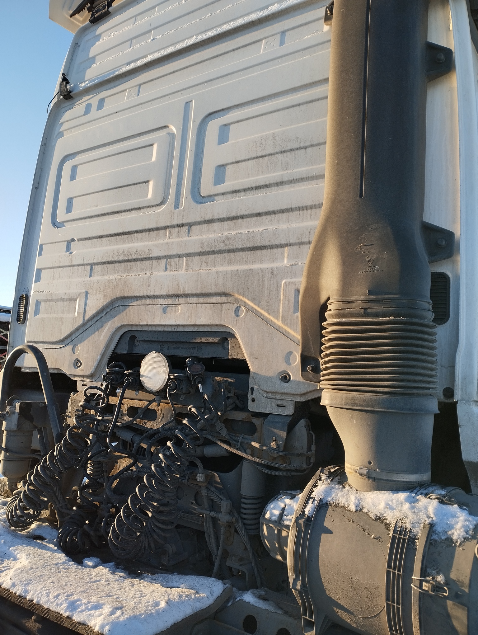 Седельный тягач КАМАЗ 5490-801-DC (газодизель) 2021 г. - фото 16