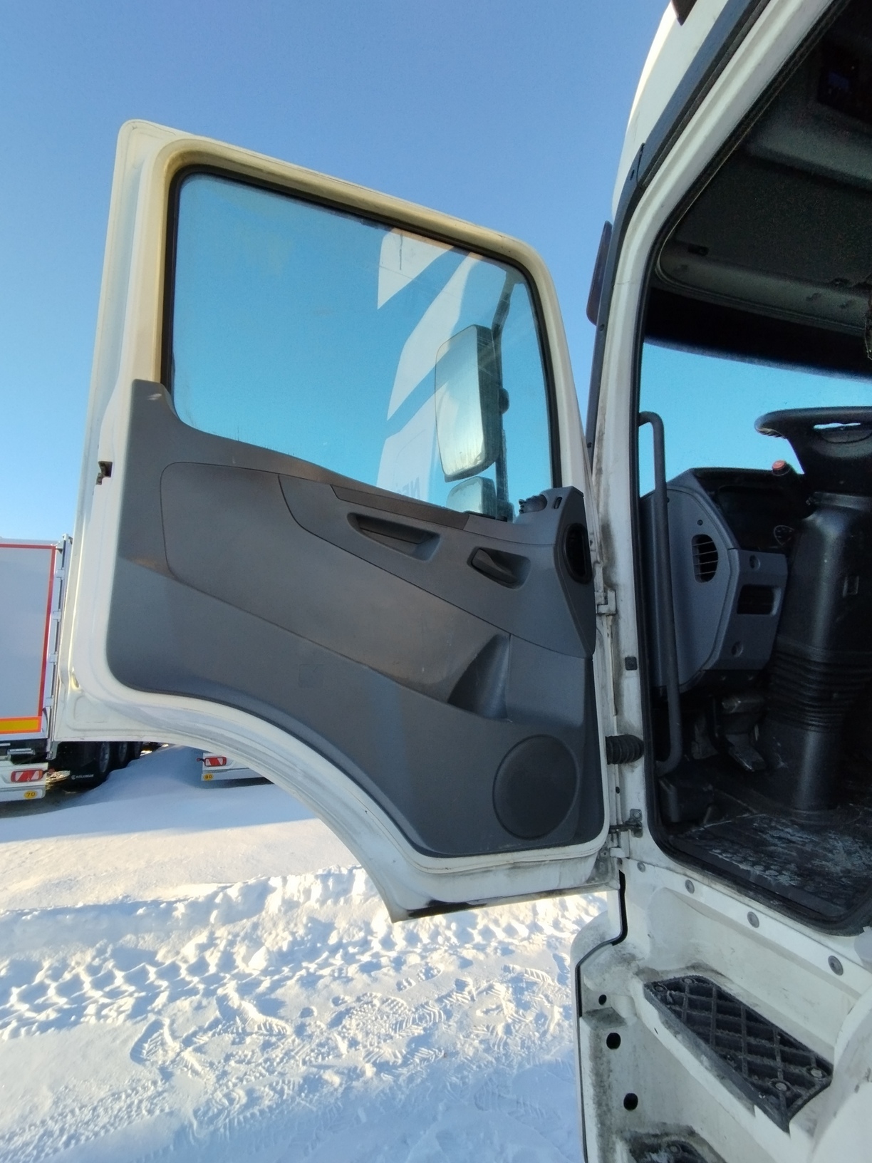 Седельный тягач КАМАЗ 5490-801-DC (газодизель) 2021 г. - фото 34