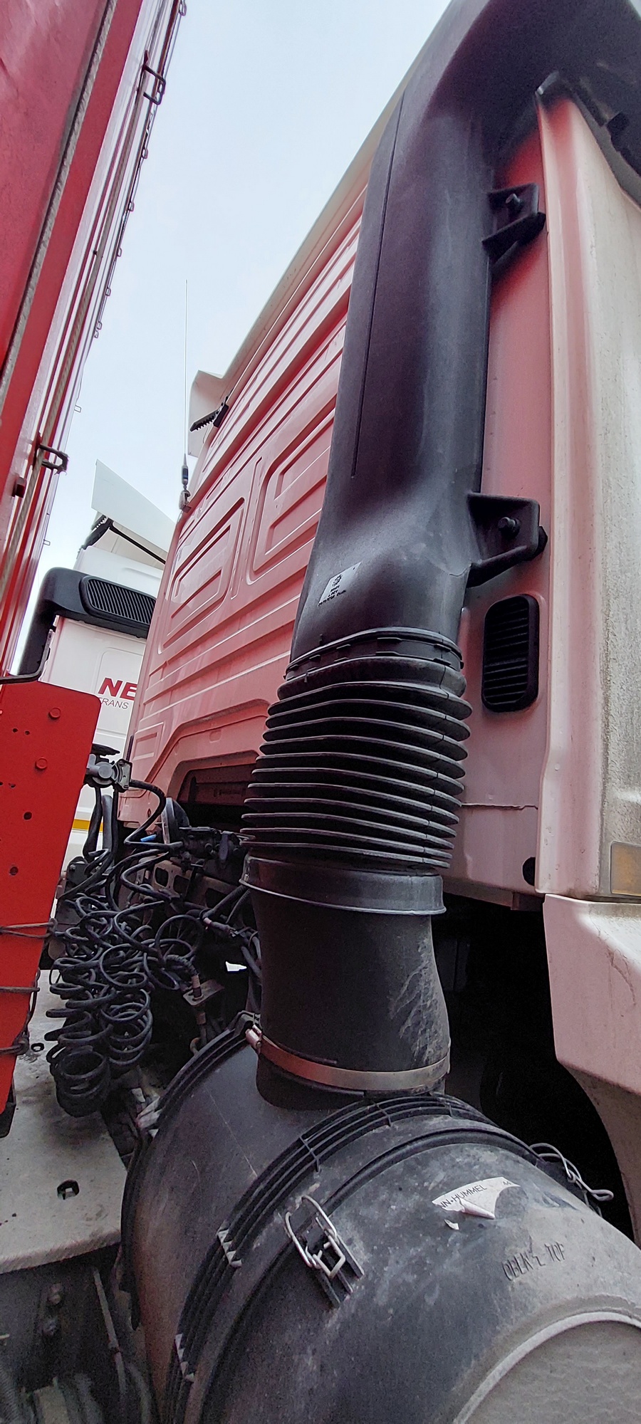 Седельный тягач КАМАЗ 5490-801-DC (газодизель) 2021 г. - фото 15