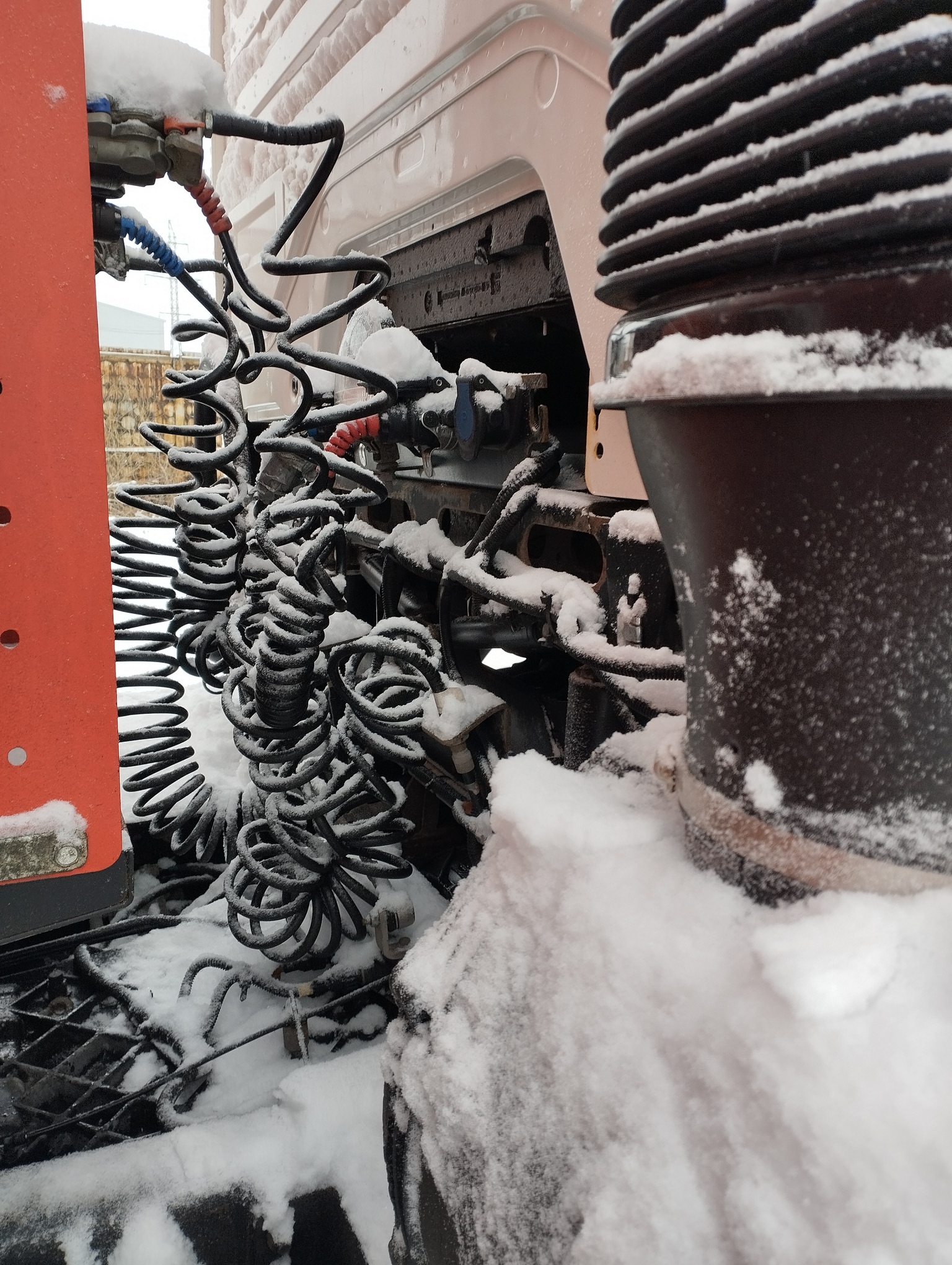 Седельный тягач КАМАЗ 5490-801-DC (газодизель) 2021 г. - фото 18