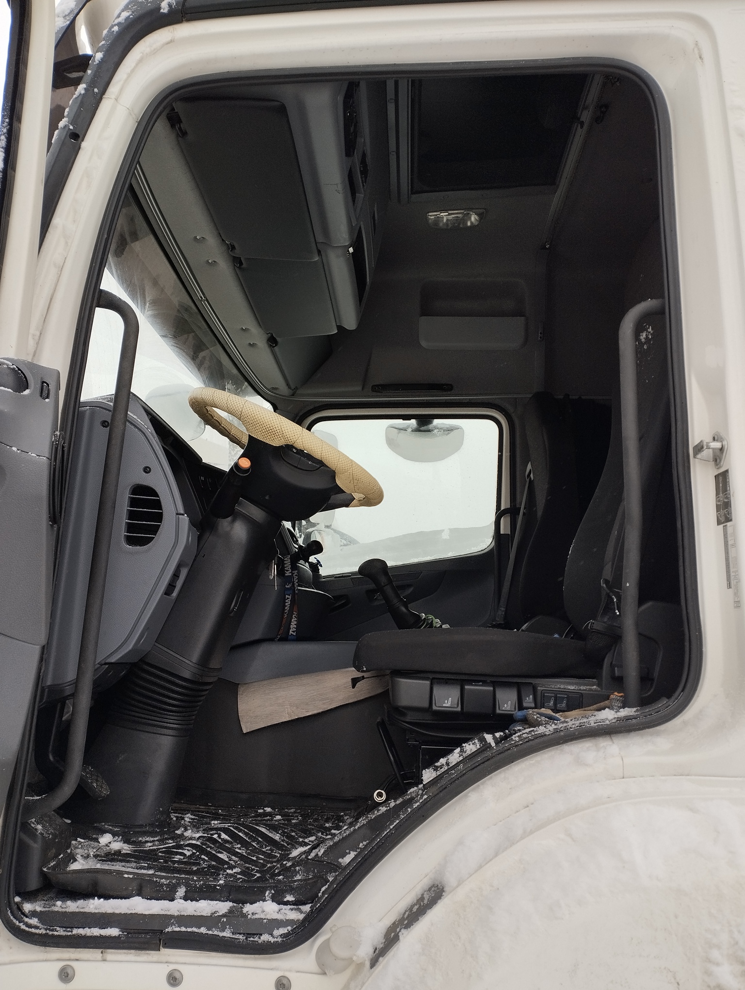 Седельный тягач КАМАЗ 5490-801-DC (газодизель) 2021 г. - фото 35