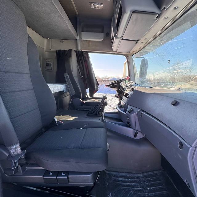 Седельный тягач КАМАЗ 5490-801-DC (газодизель) 2021 г. - фото 27