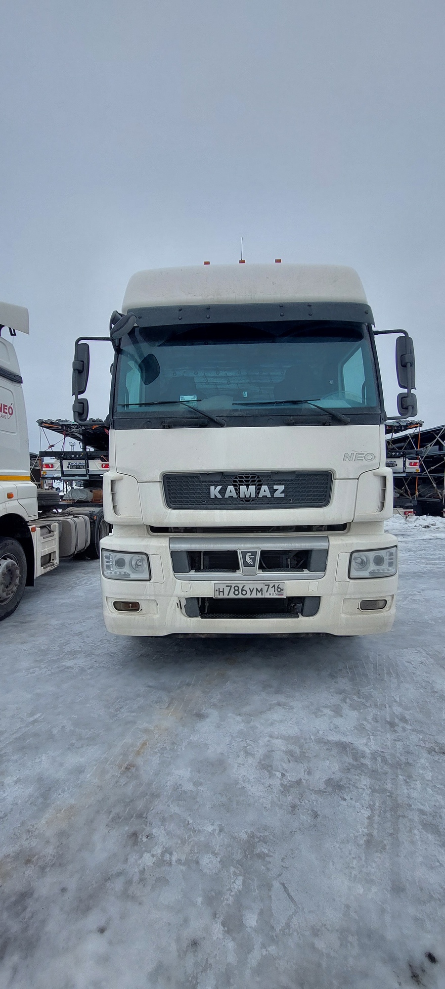 Седельный тягач КАМАЗ 5490-801-DC (газодизель) 2021 г.