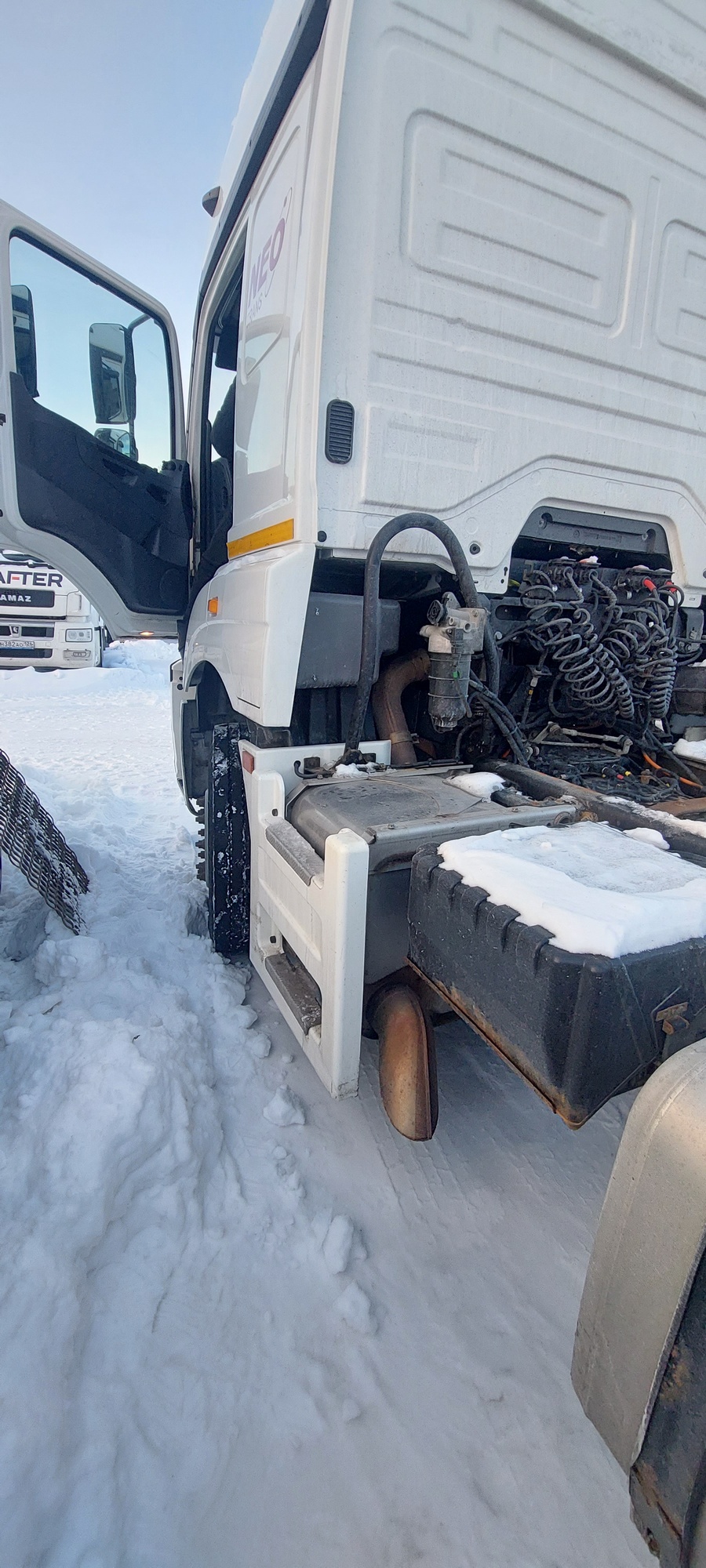 Седельный тягач КАМАЗ 5490-801-DC (газодизель) 2021 г. - фото 21