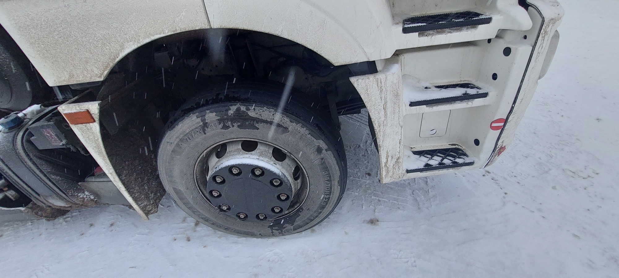 Седельный тягач КАМАЗ 5490-801-DC (газодизель) 2021 г. - фото 25