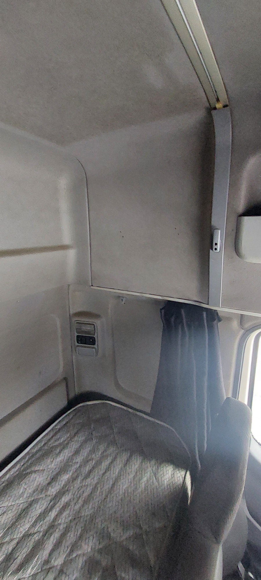 Седельный тягач КАМАЗ 5490-801-DC (газодизель) 2021 г. - фото 46