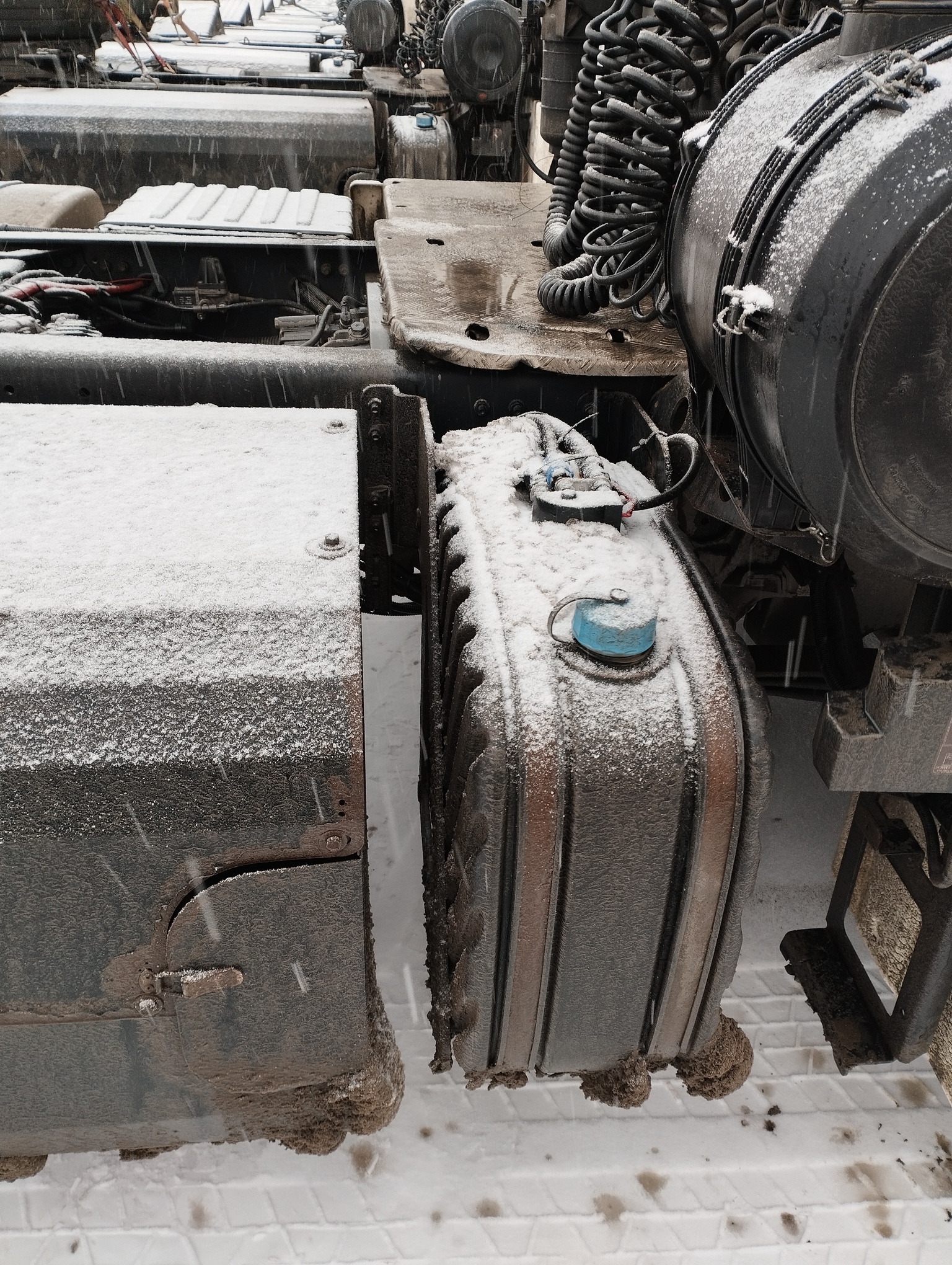 Седельный тягач КАМАЗ 5490-801-DC (газодизель) 2021 г. - фото 19