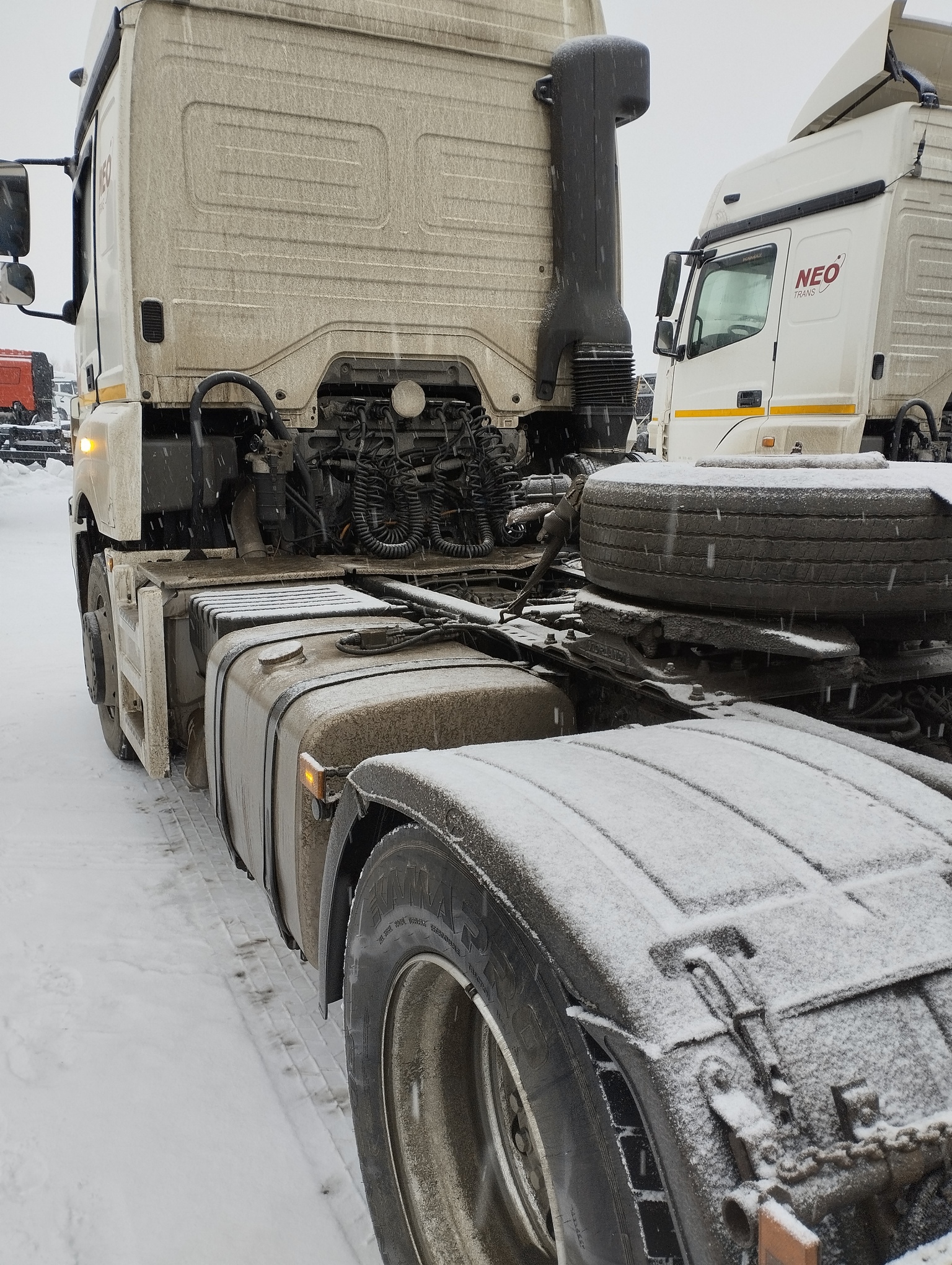 Седельный тягач КАМАЗ 5490-801-DC (газодизель) 2021 г. - фото 27